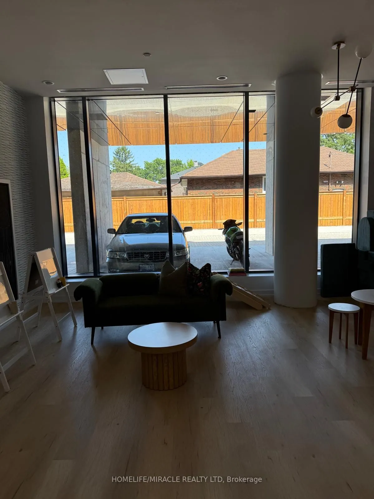 6 Chartwell Road S, #209