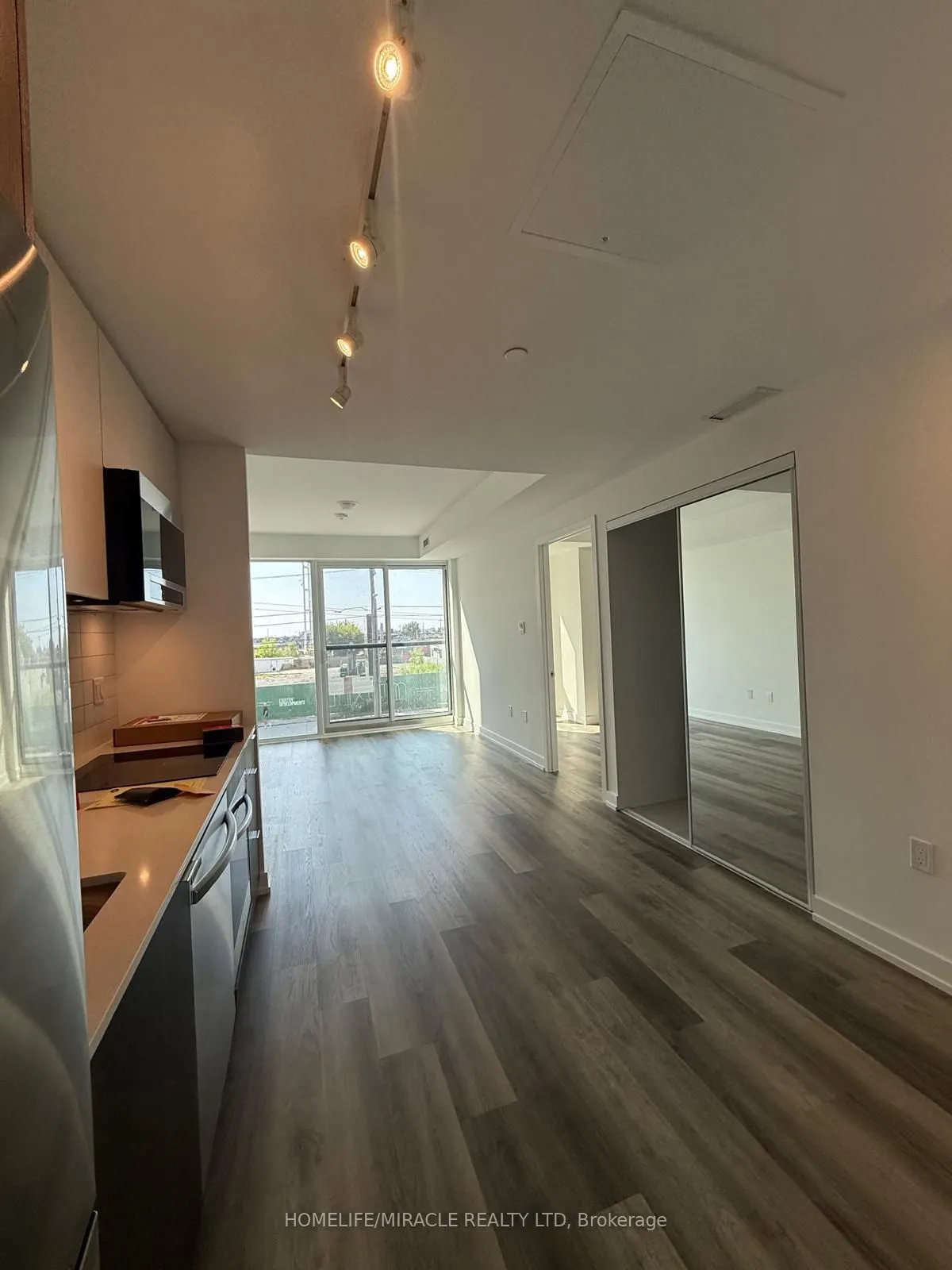 6 Chartwell Road S, #209