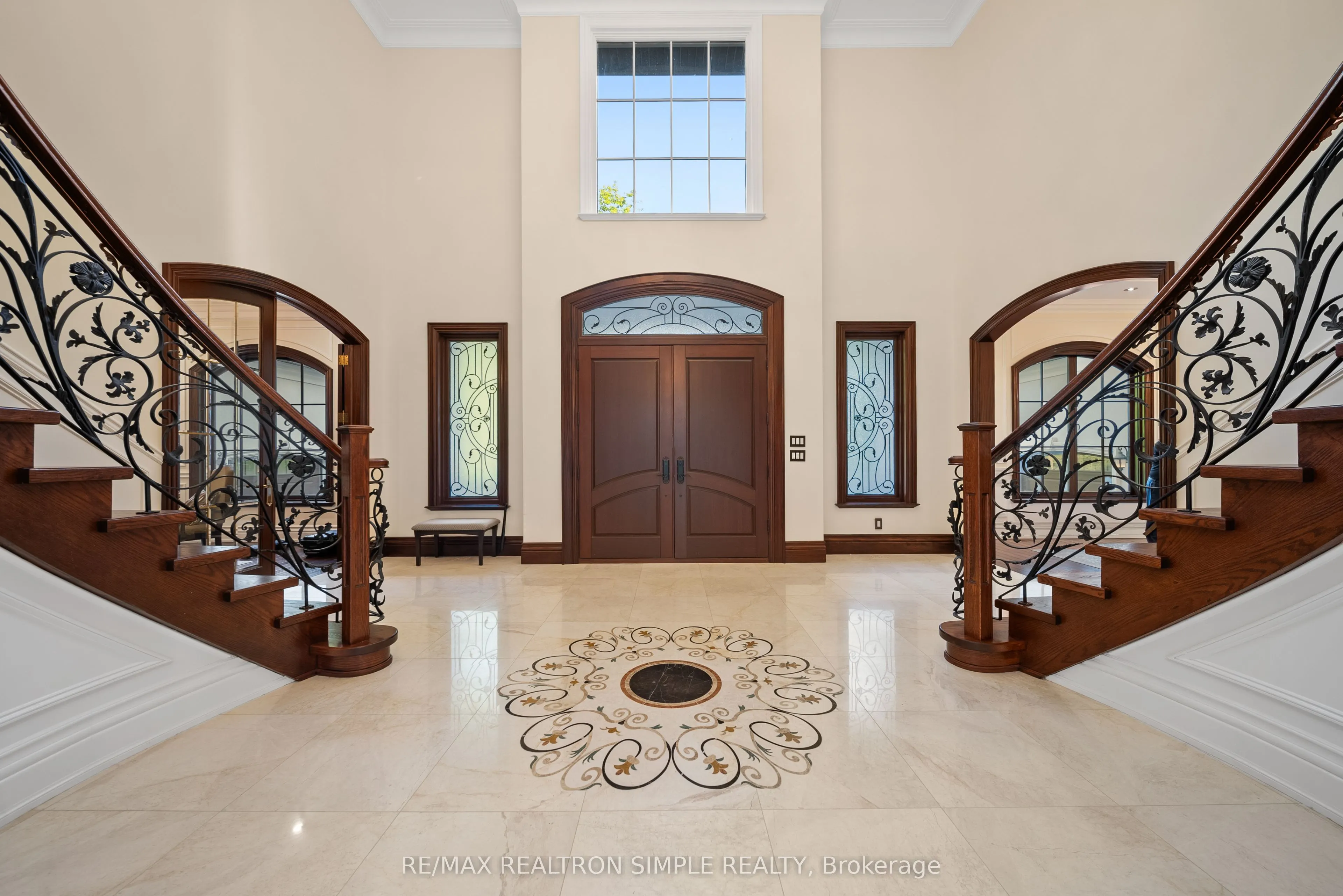 2637 Bluffs Way