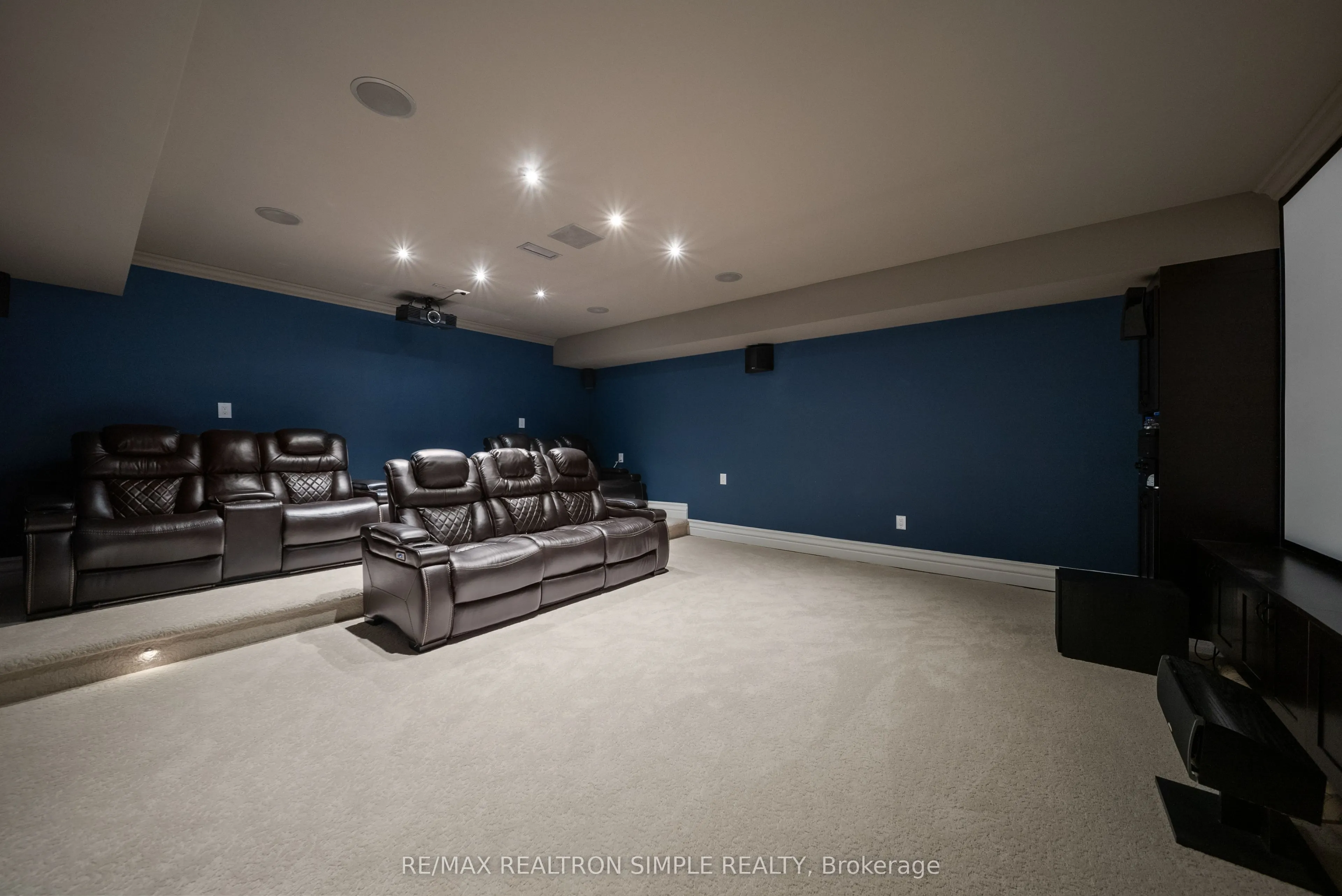 2637 Bluffs Way