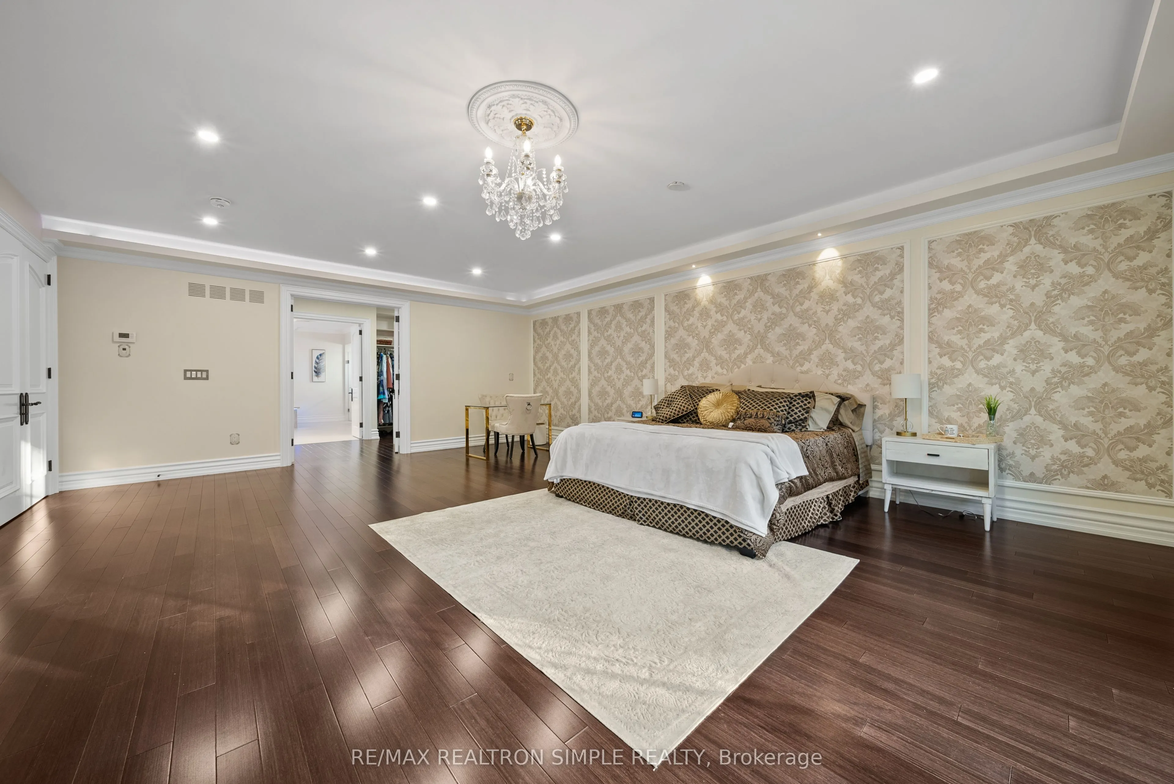 2637 Bluffs Way