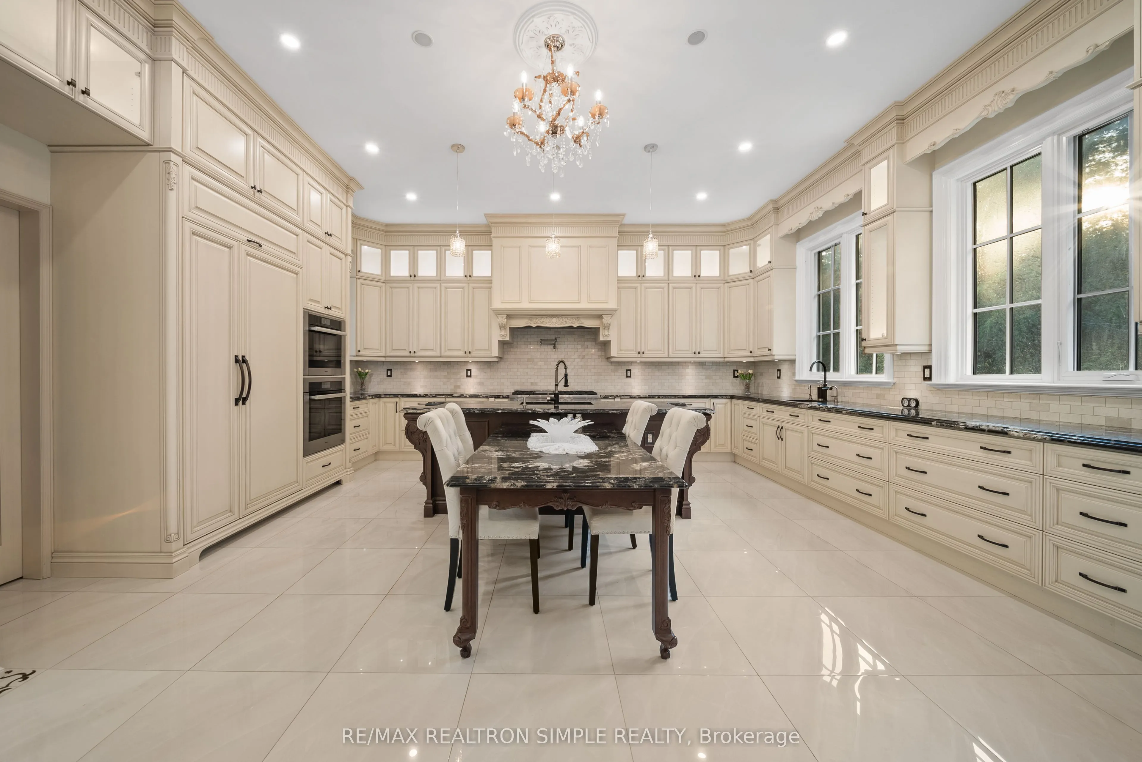 2637 Bluffs Way