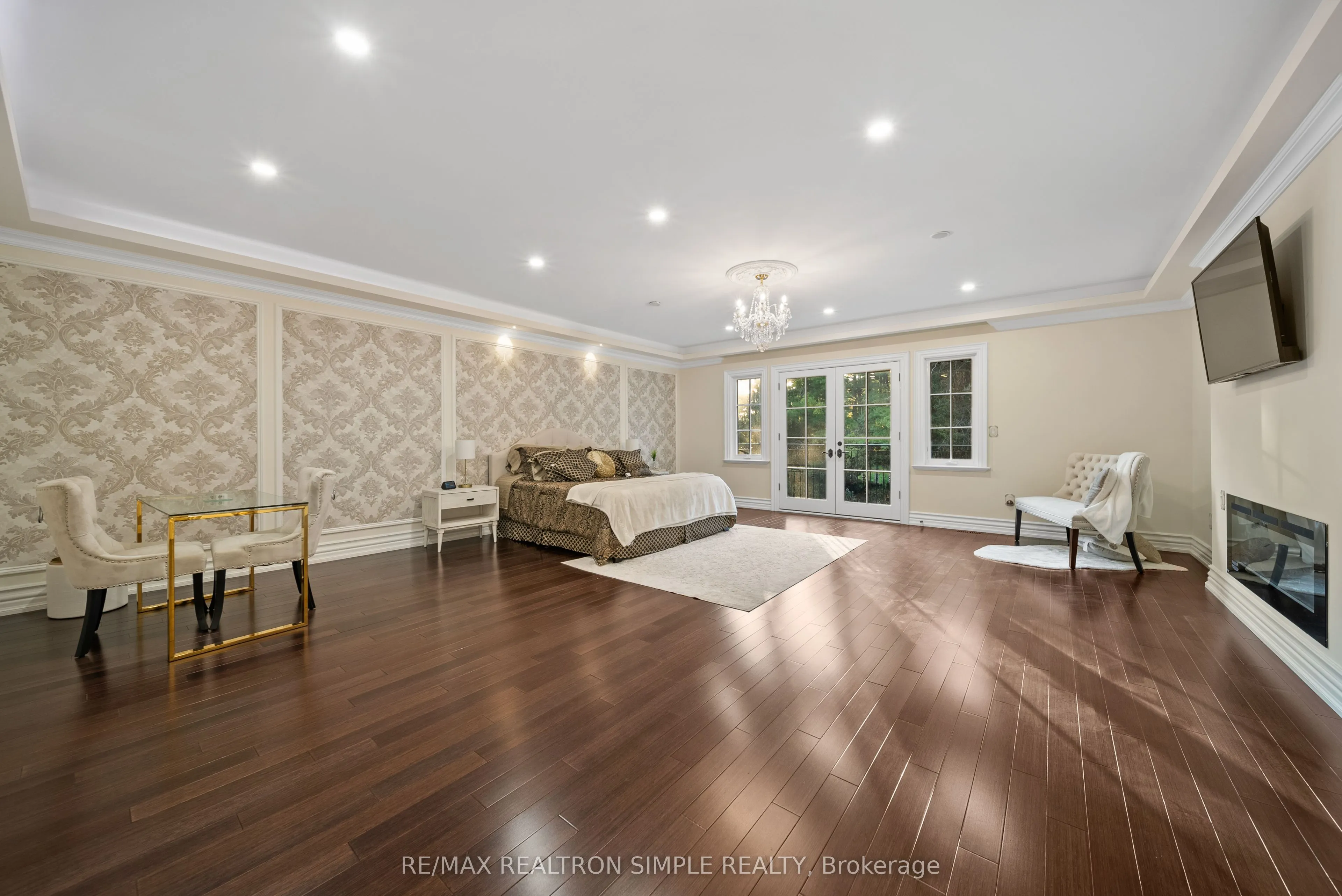 2637 Bluffs Way