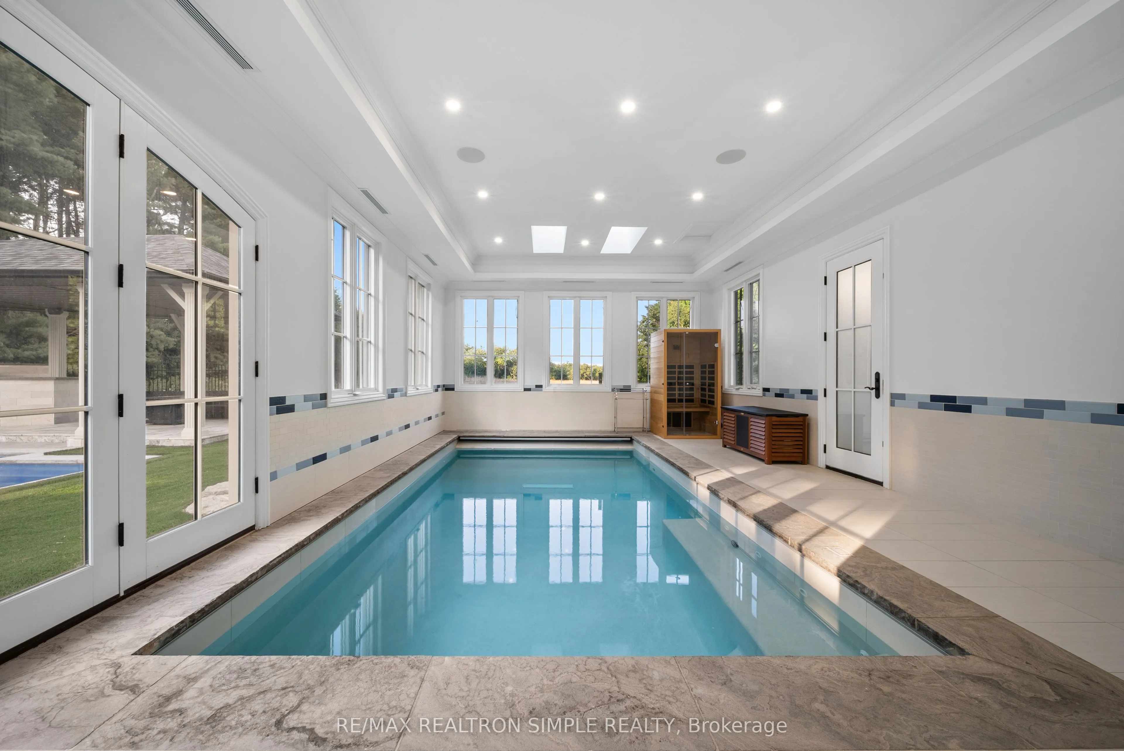 2637 Bluffs Way