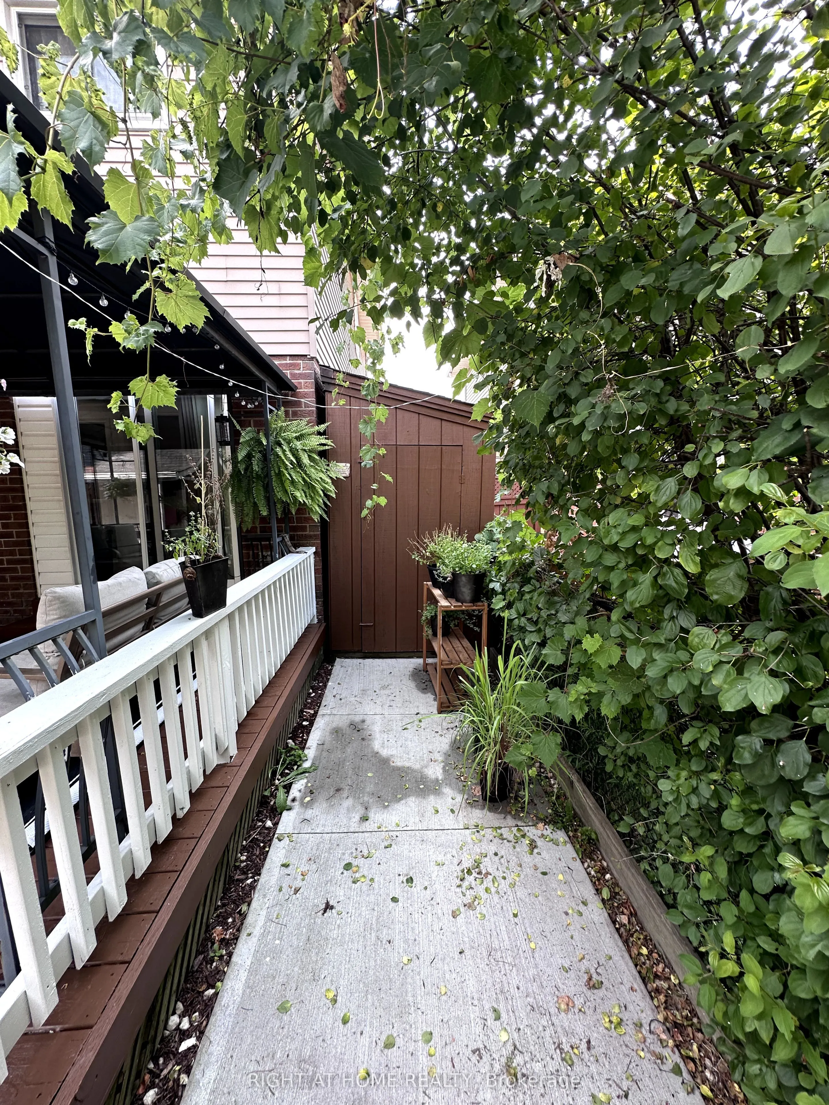 4 Sunshade Place