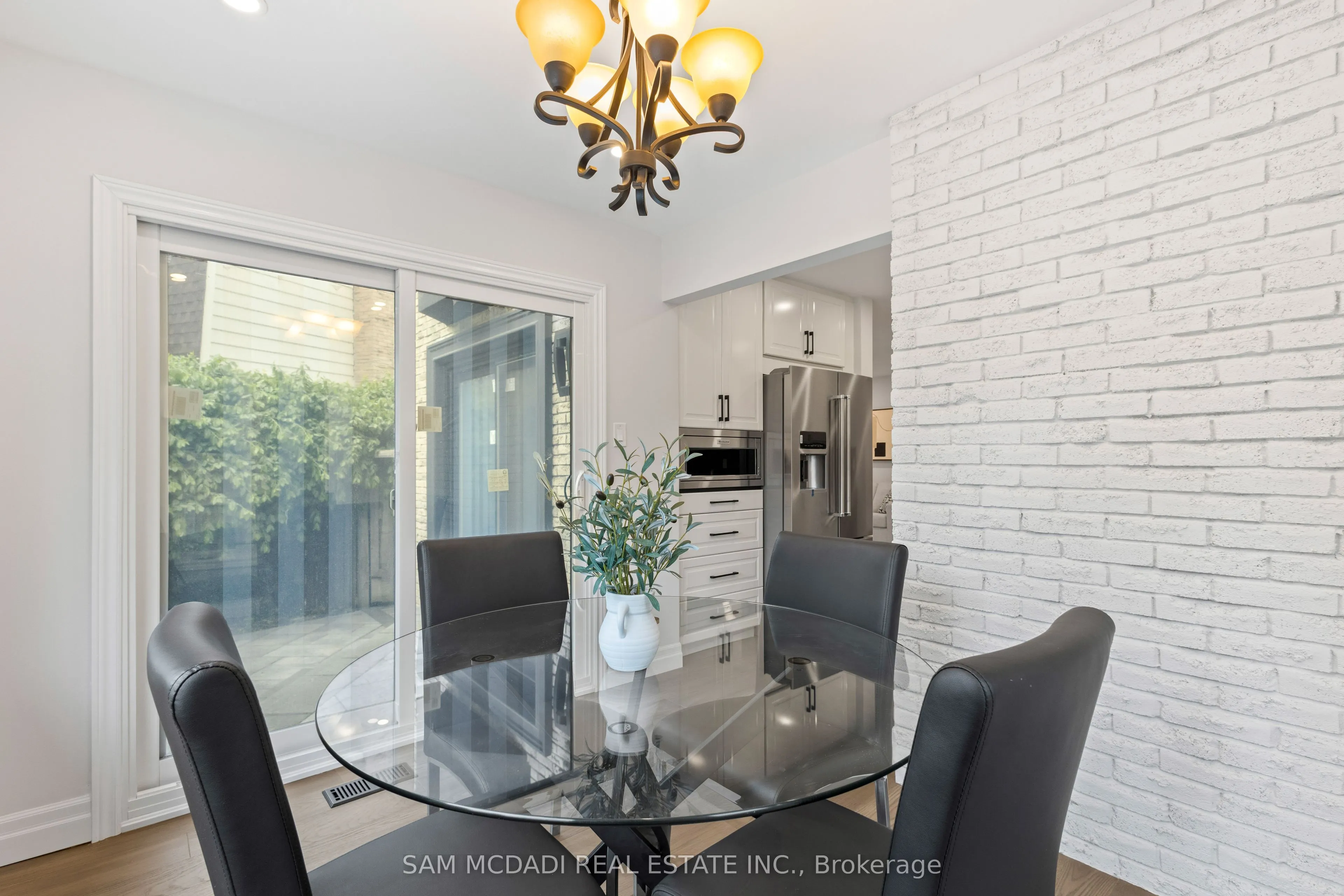 2535 Robin Drive