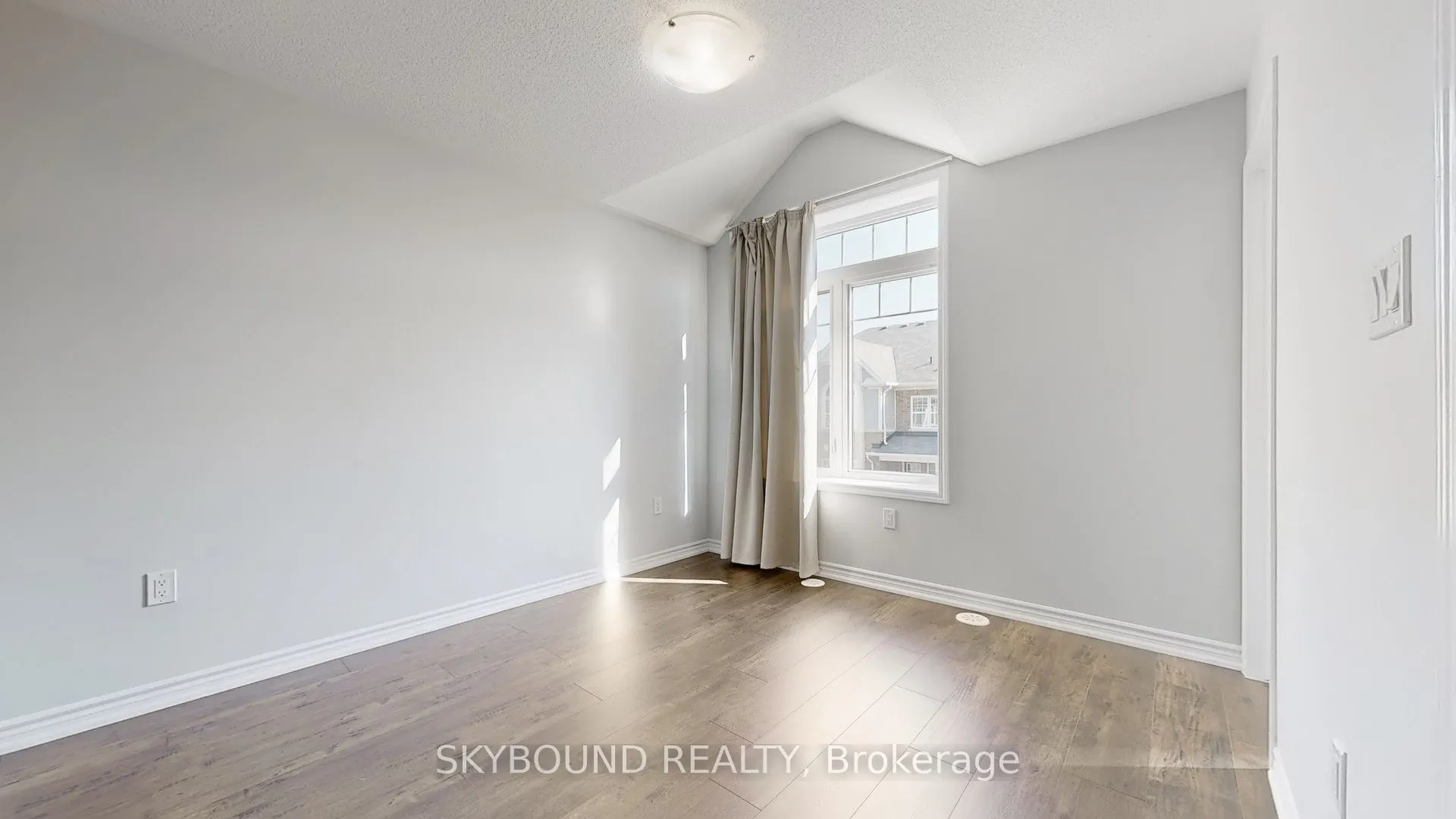 1000 Asleton Boulevard, #96