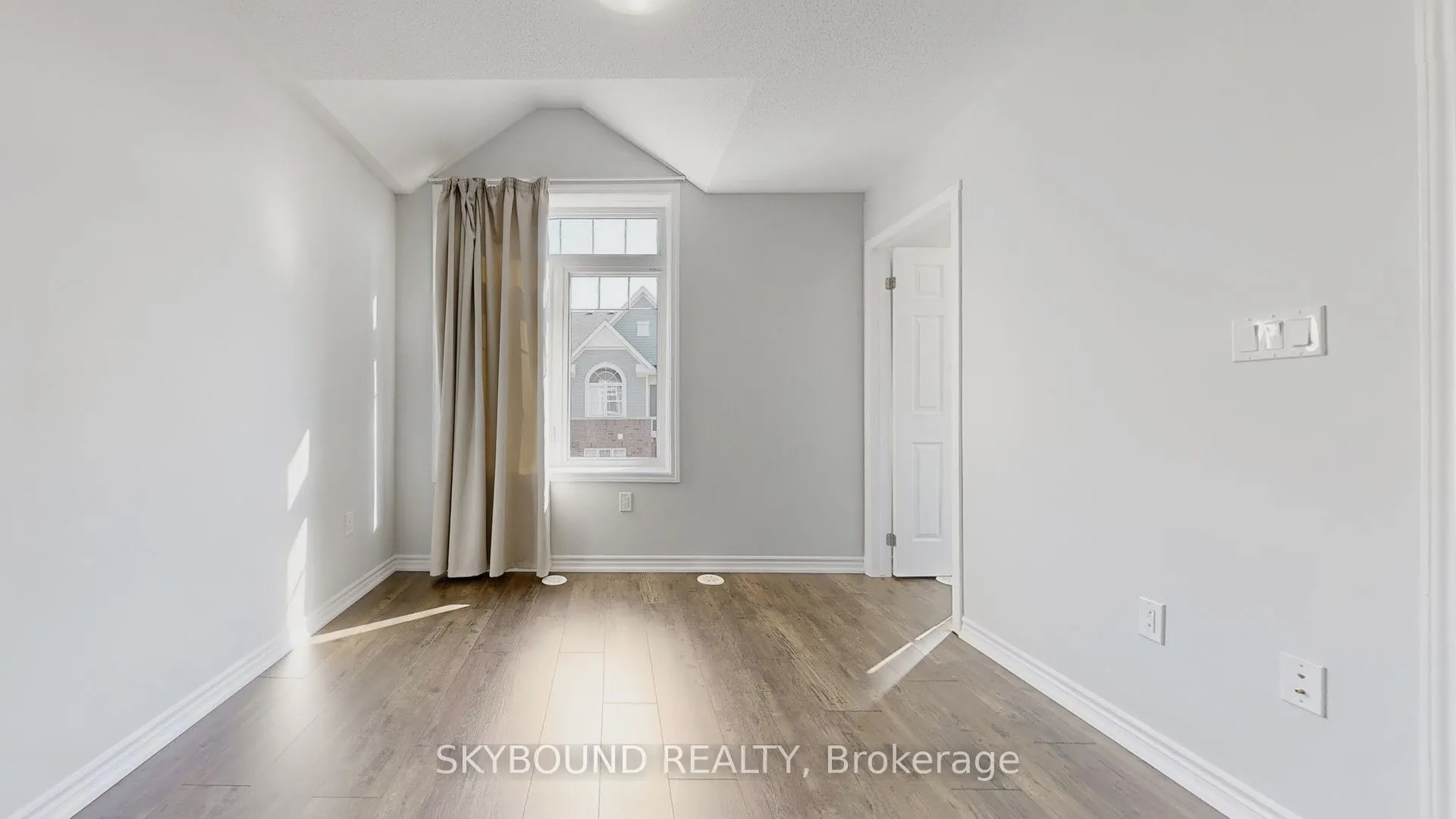 1000 Asleton Boulevard, #96