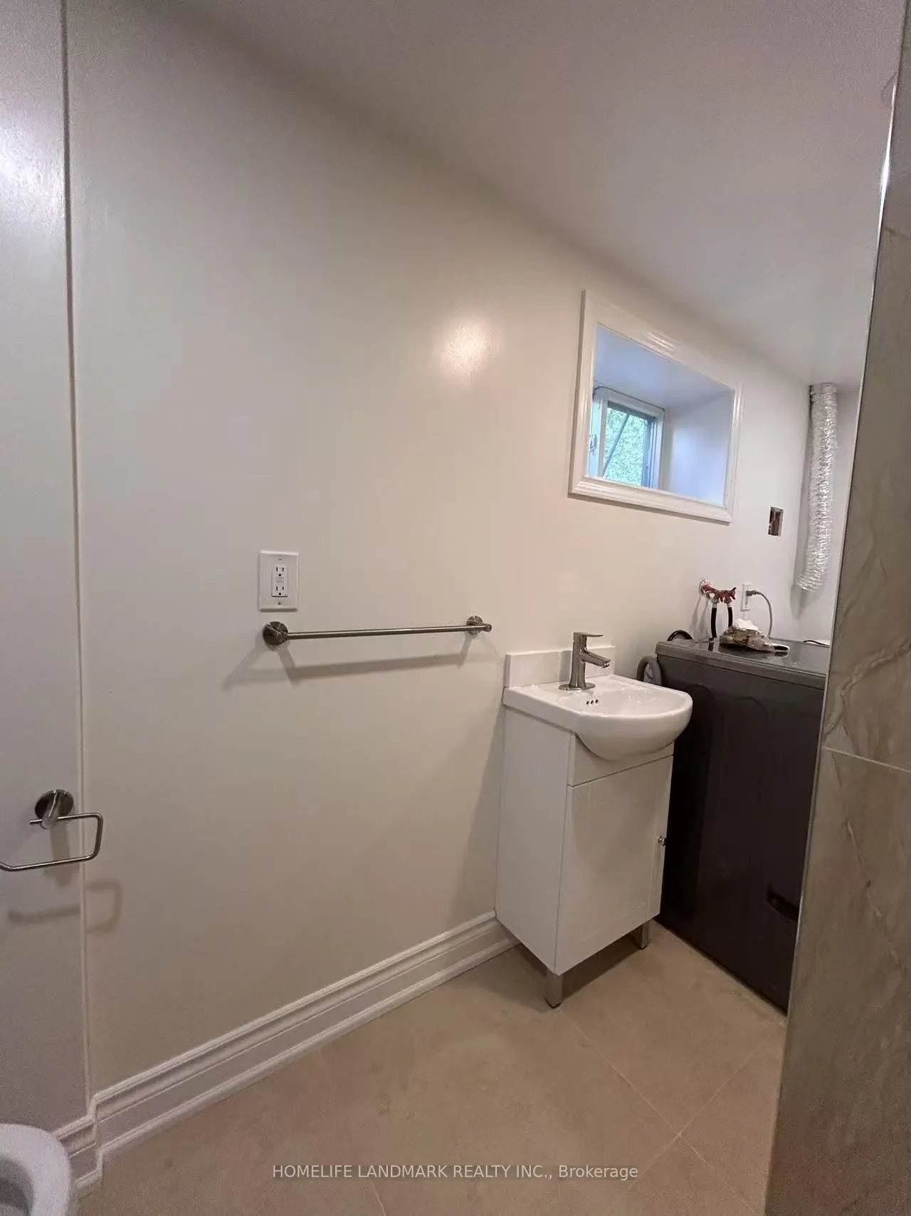 490 Pineland Avenue, #Basement