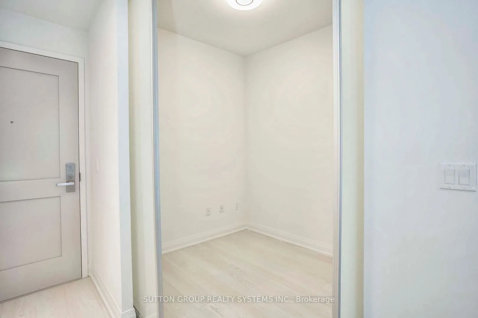 10 Gibbs Road, #1002