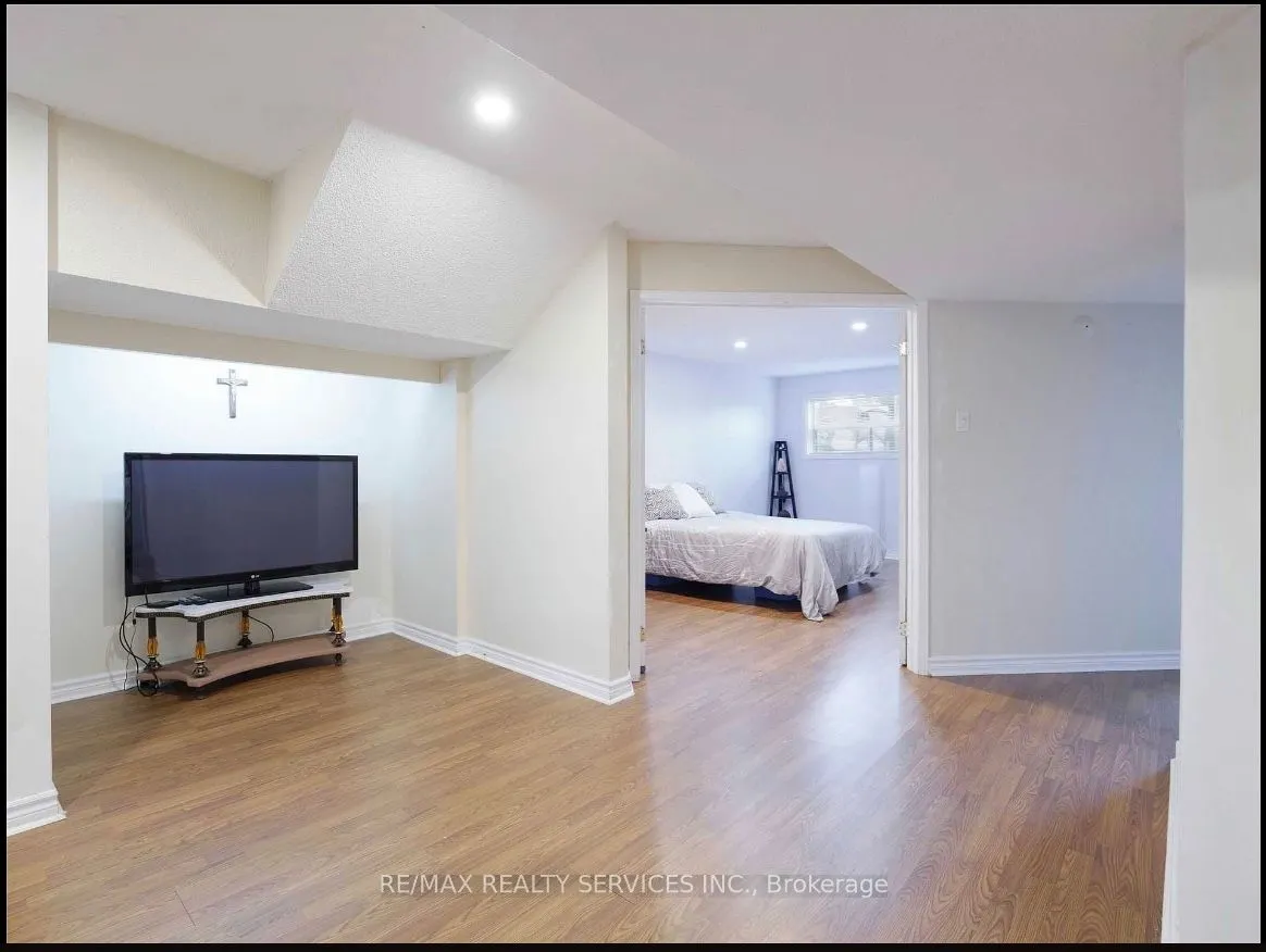 34 Bridgenorth Crescent, #Basement