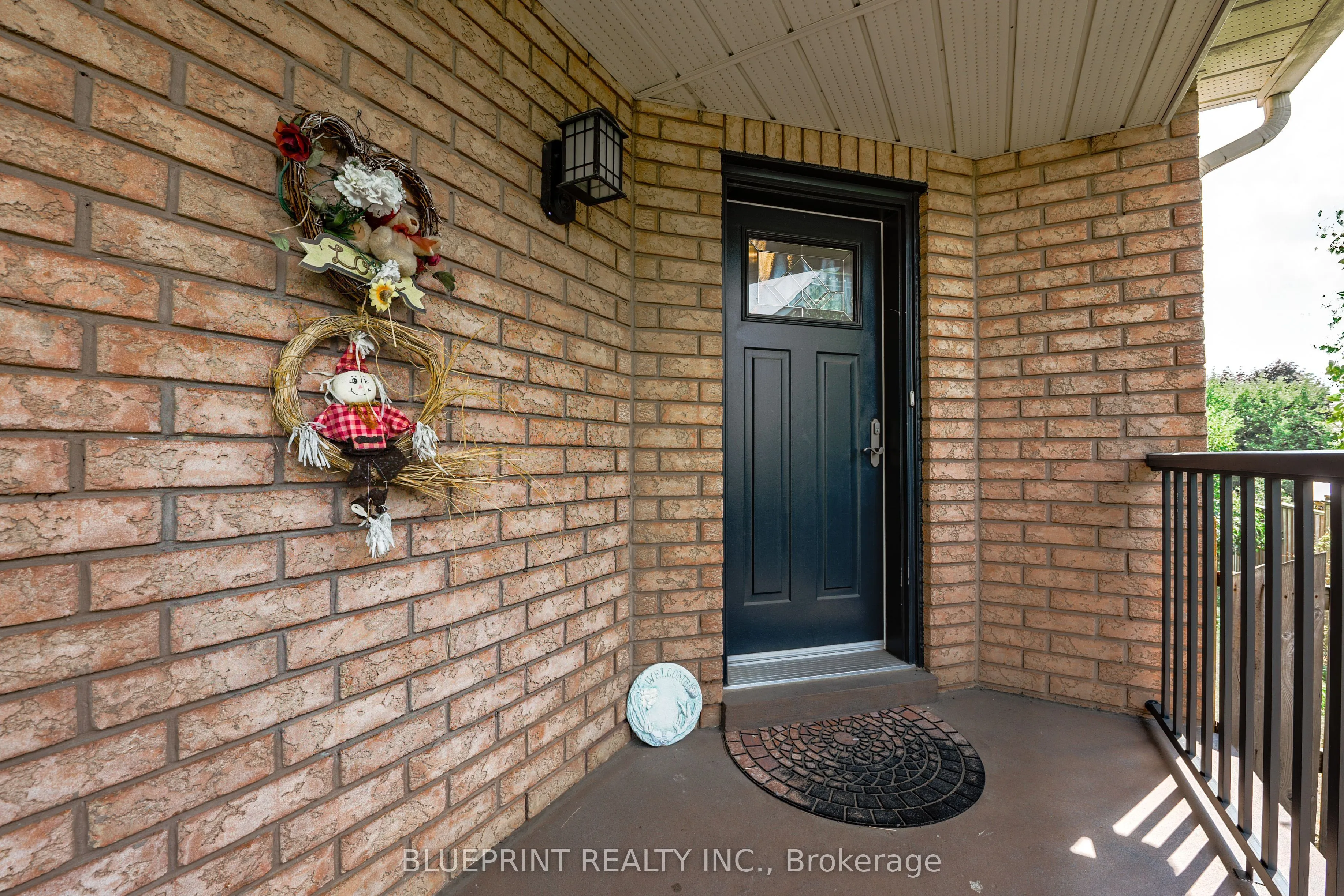 812 Knotty Pine Grove
