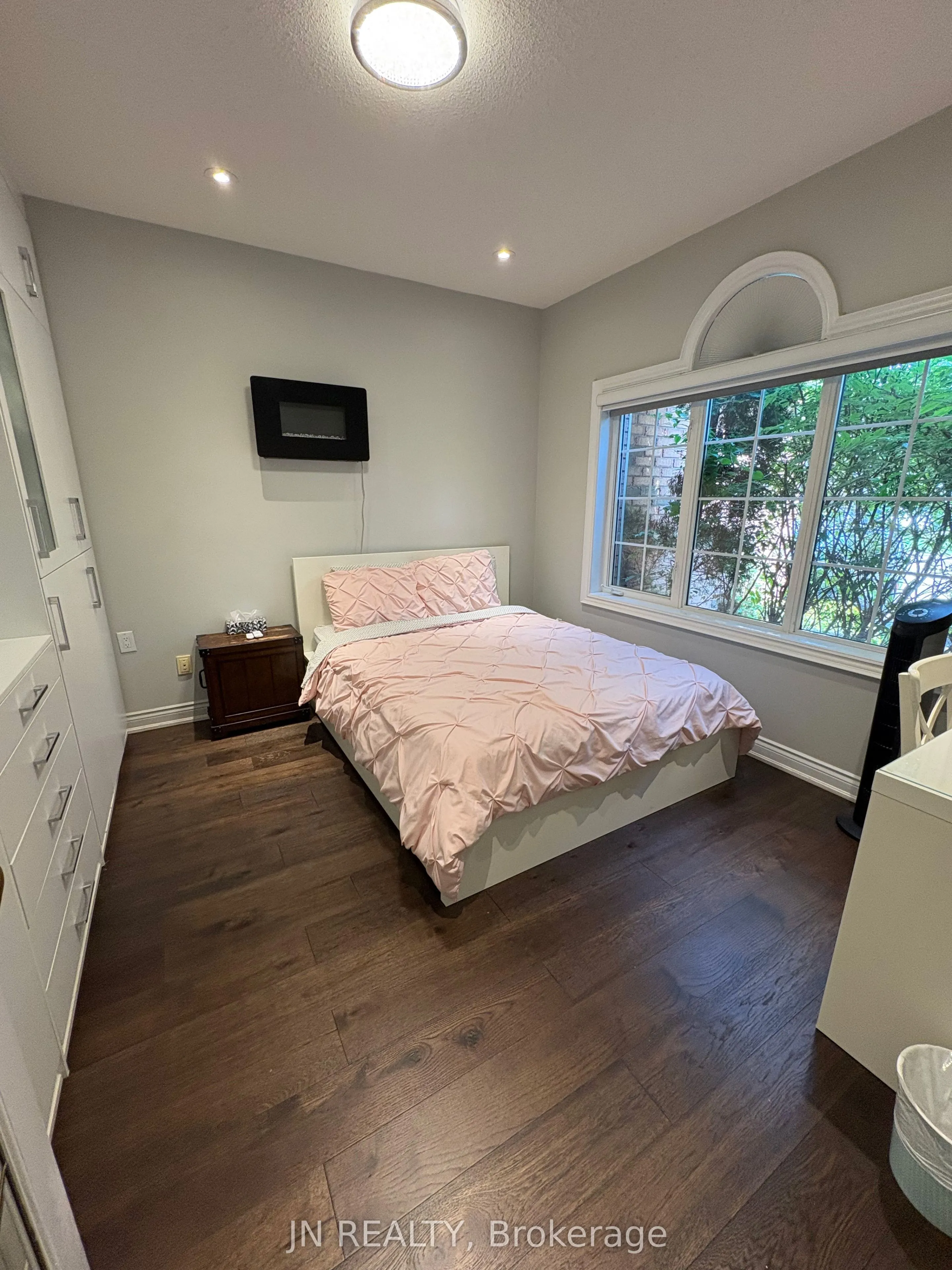 77 Colonel Bertram Road