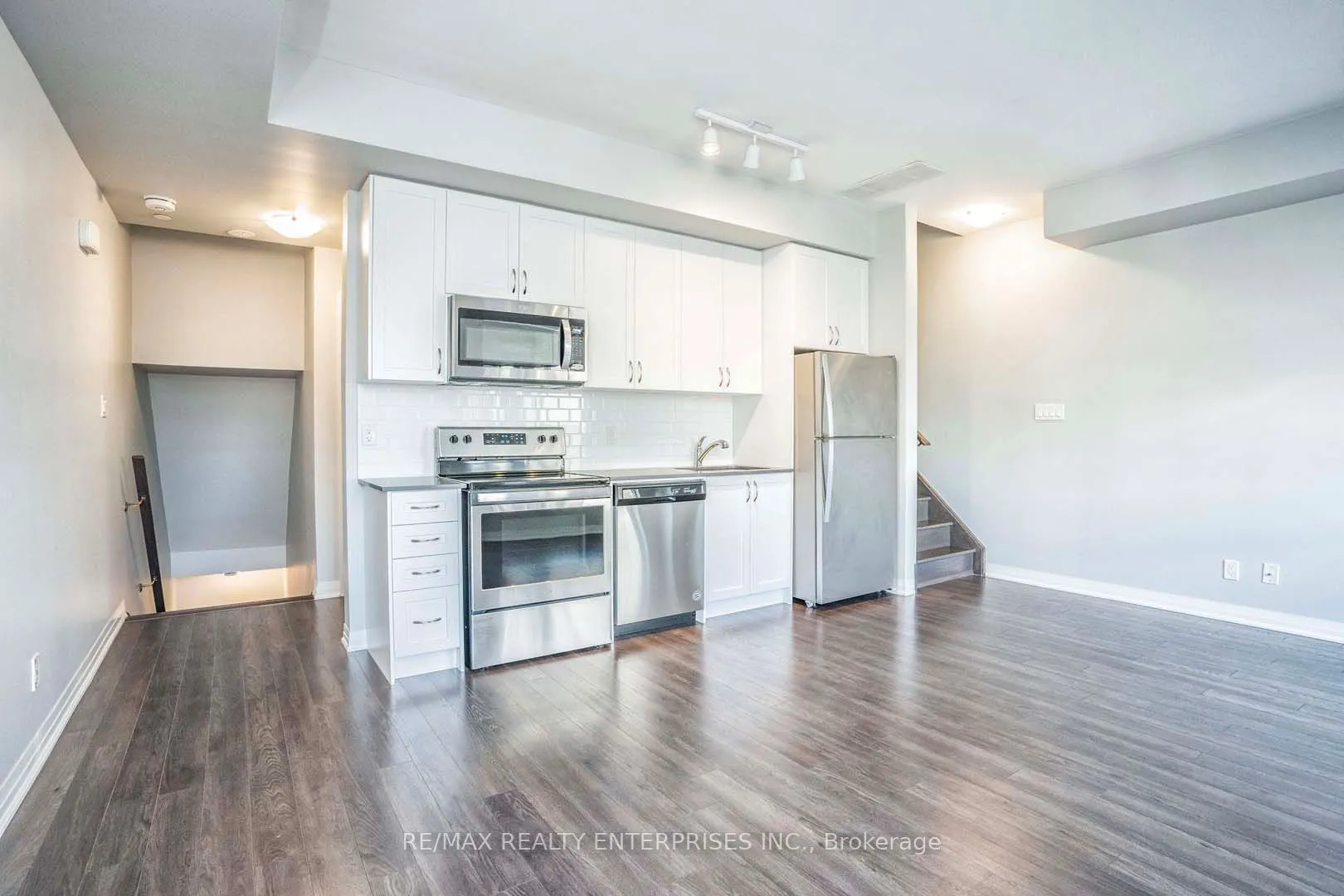 650 Atwater Avenue, #16