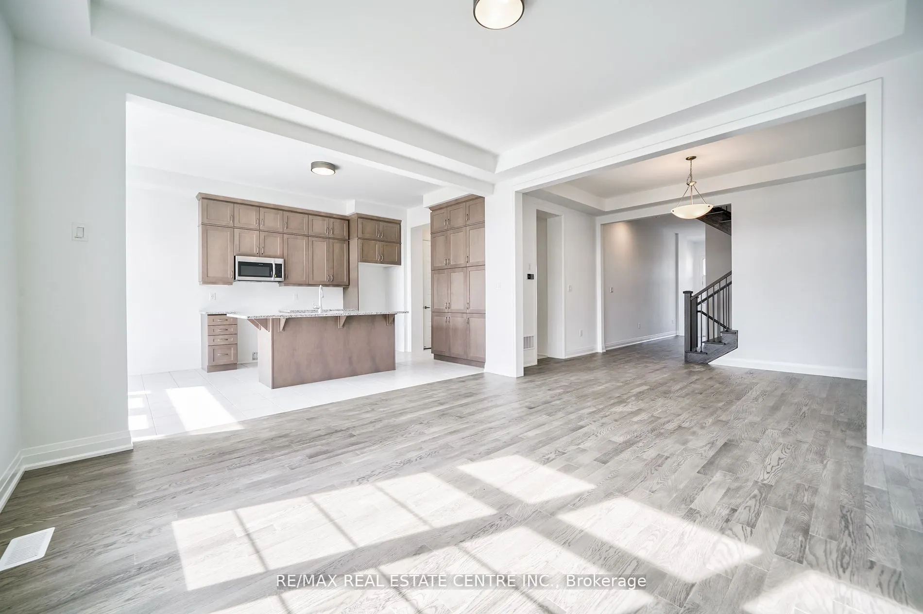 1292 Aymond Crescent