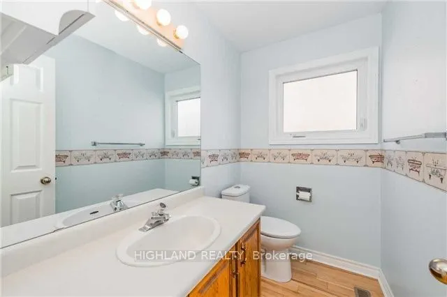 1246 Heathfield Crescent