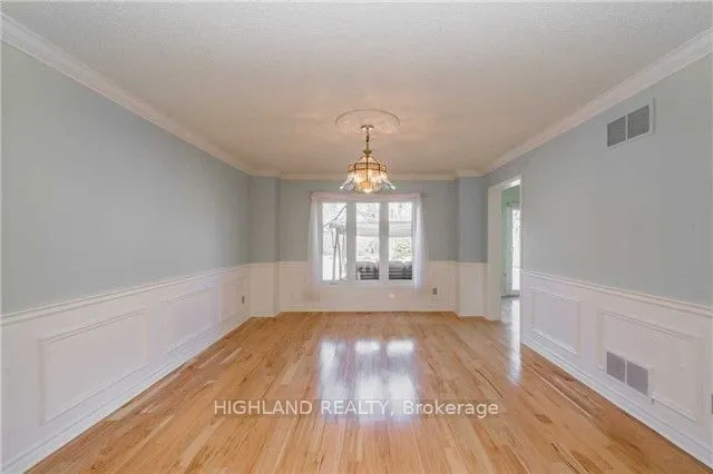 1246 Heathfield Crescent