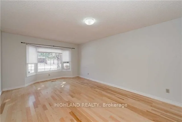 1246 Heathfield Crescent