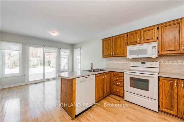 1246 Heathfield Crescent