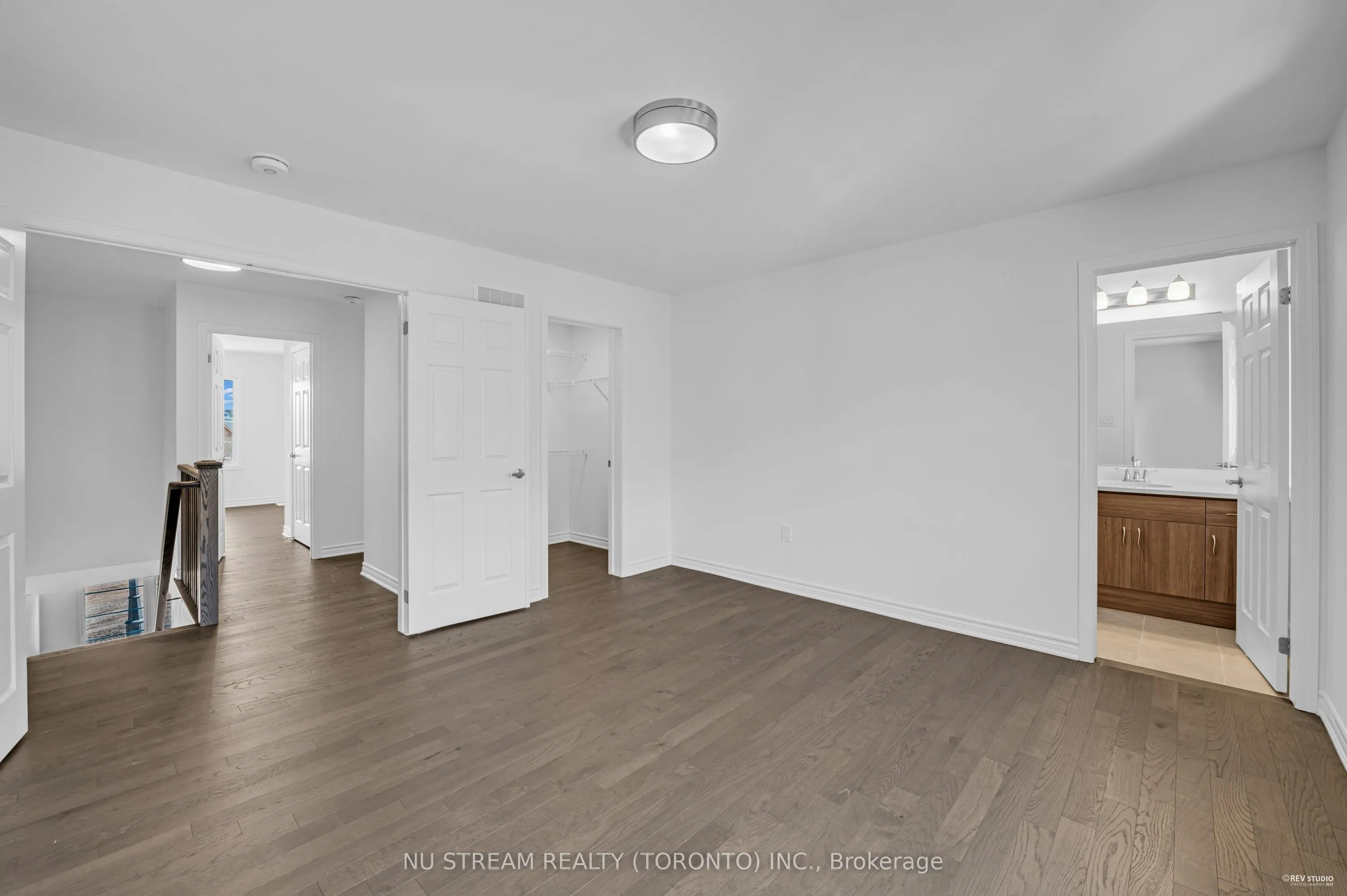 3034 Merrick Road