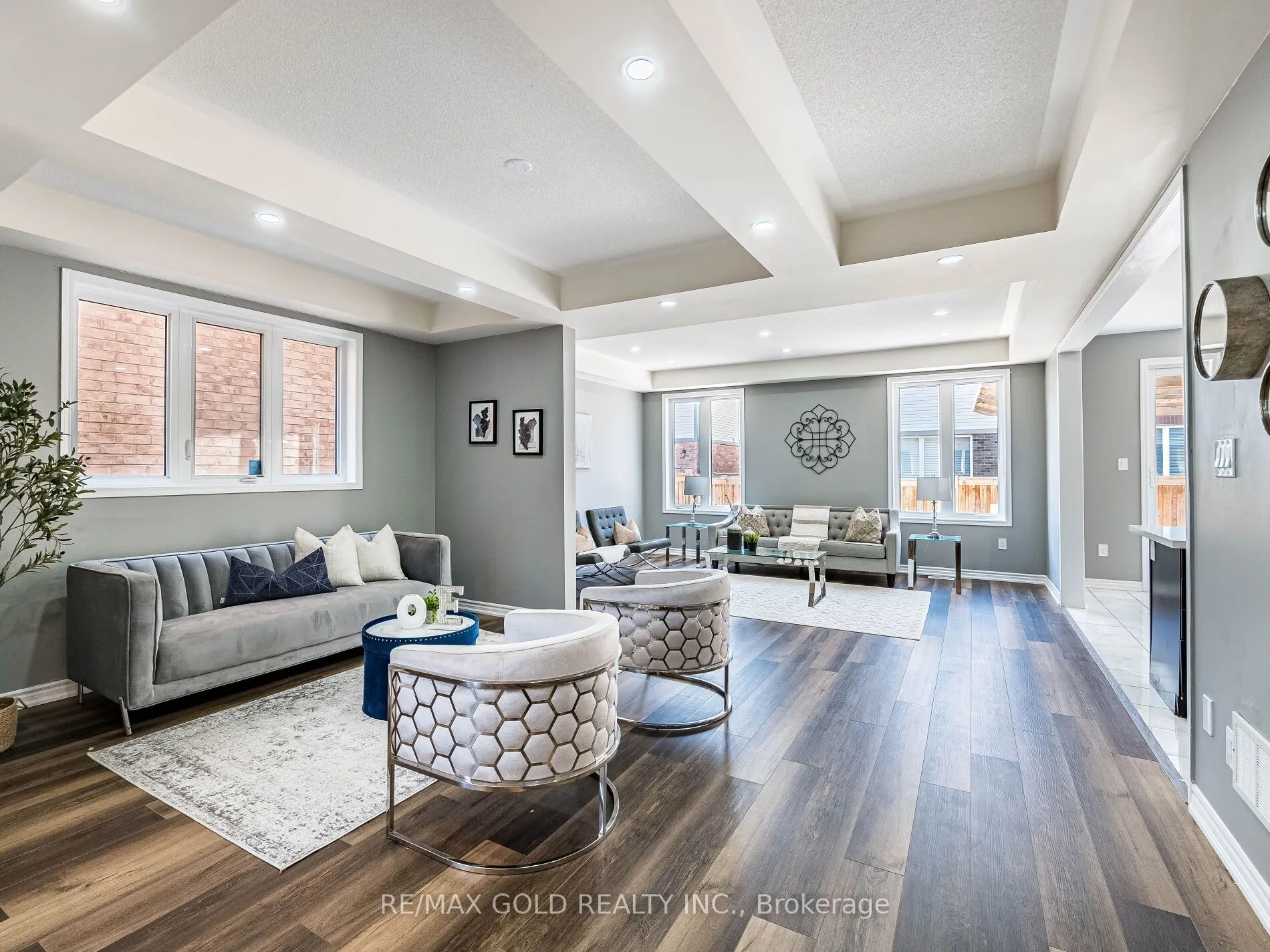 6 Feeder Street