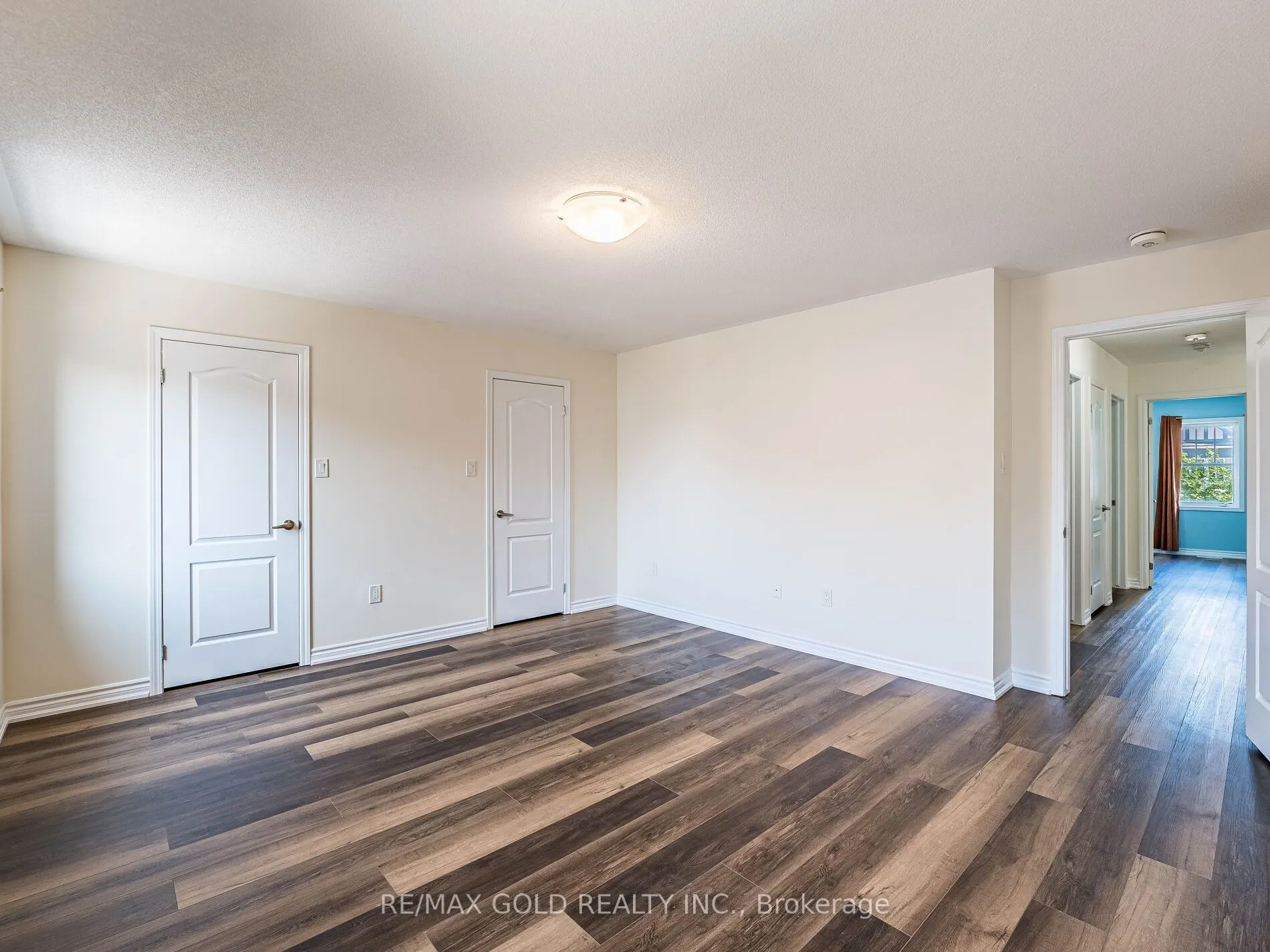 6 Feeder Street