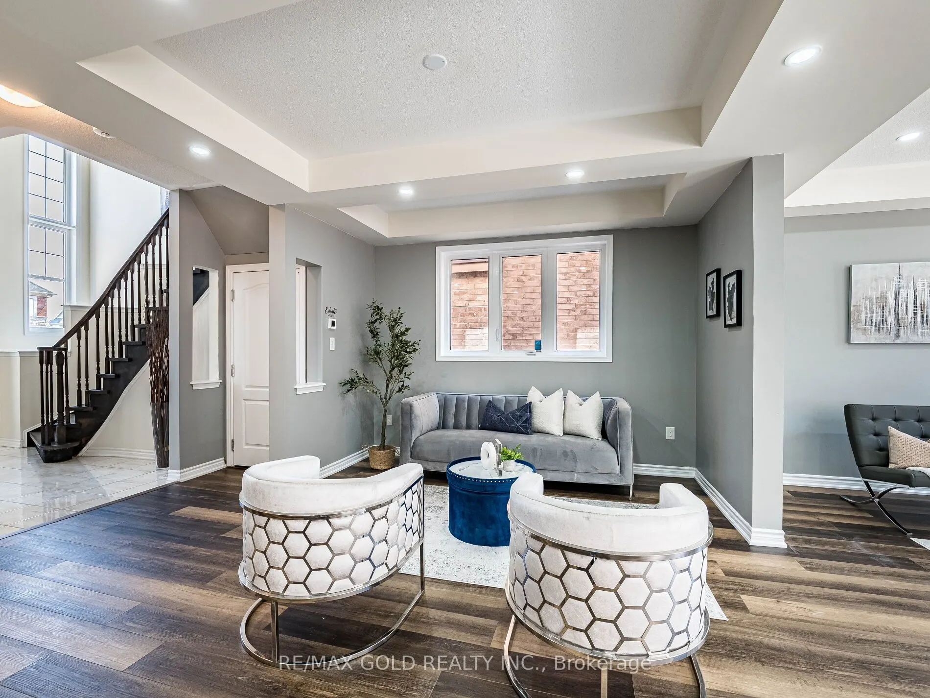 6 Feeder Street