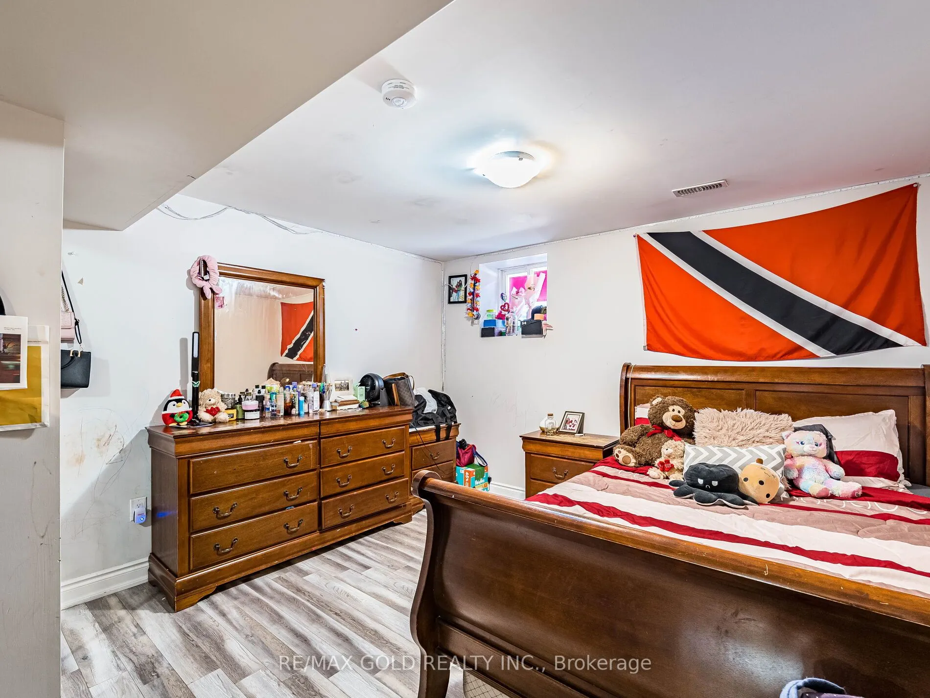 6 Feeder Street