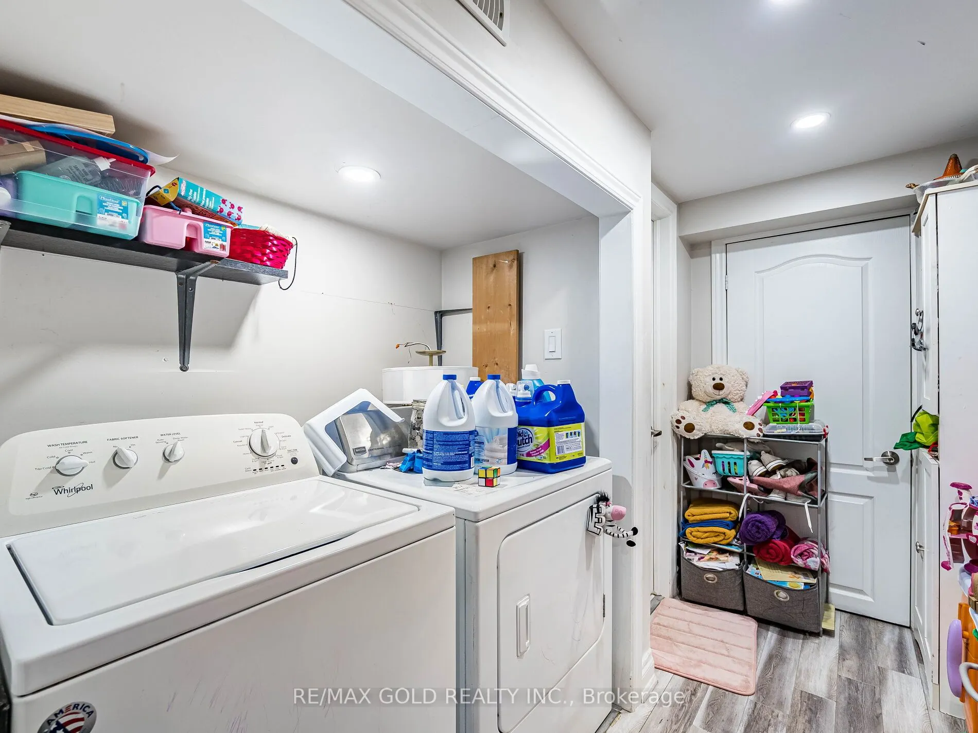 6 Feeder Street