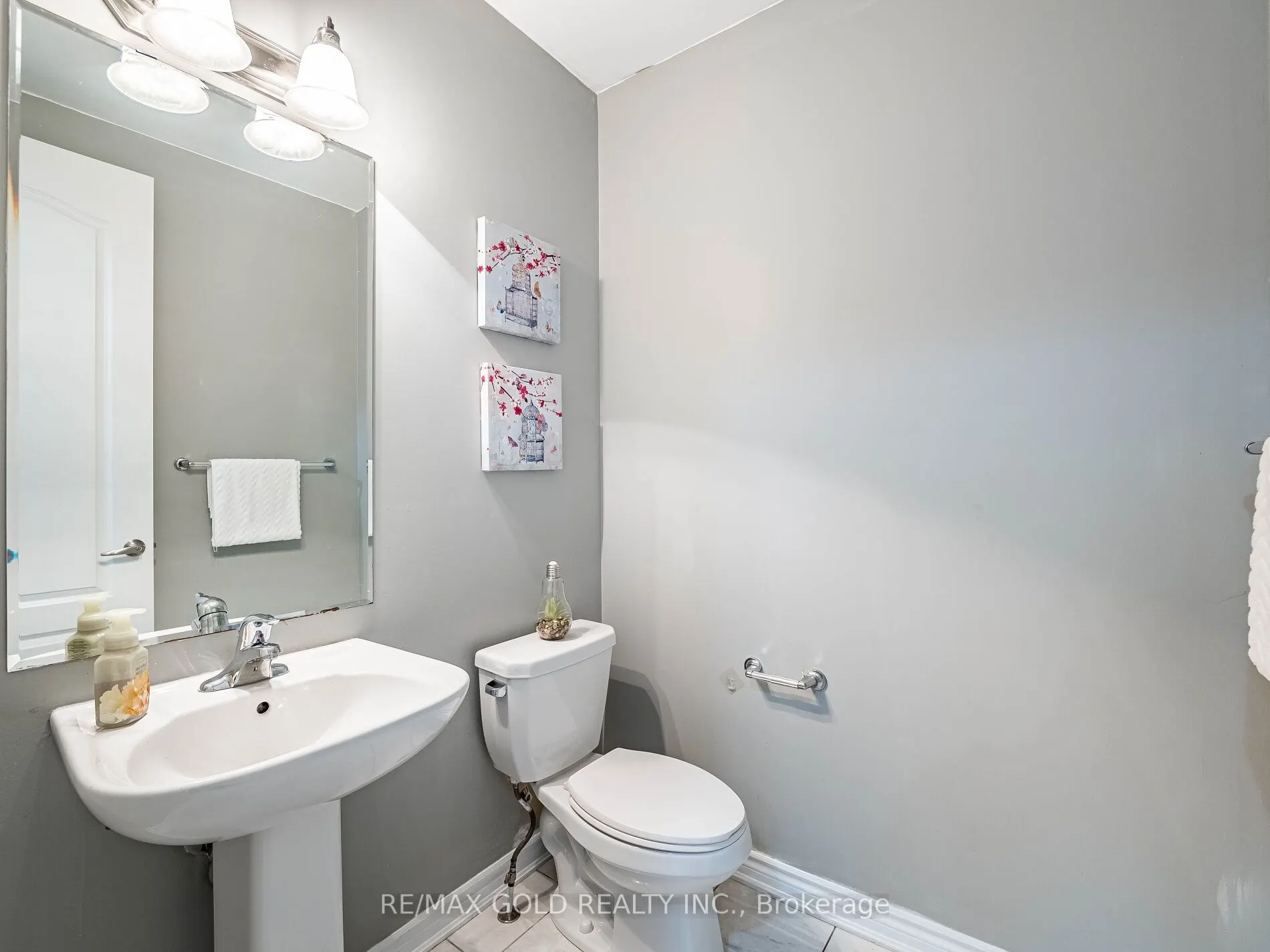 6 Feeder Street