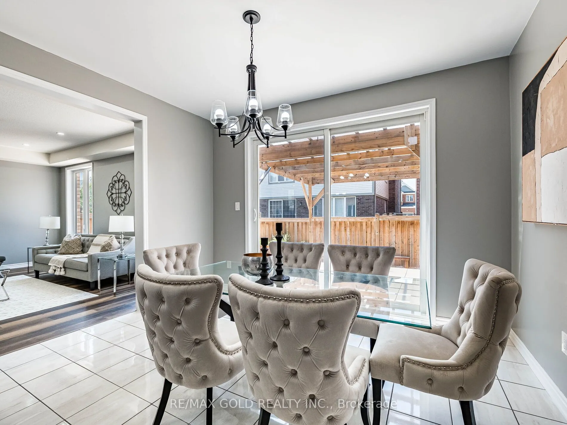 6 Feeder Street
