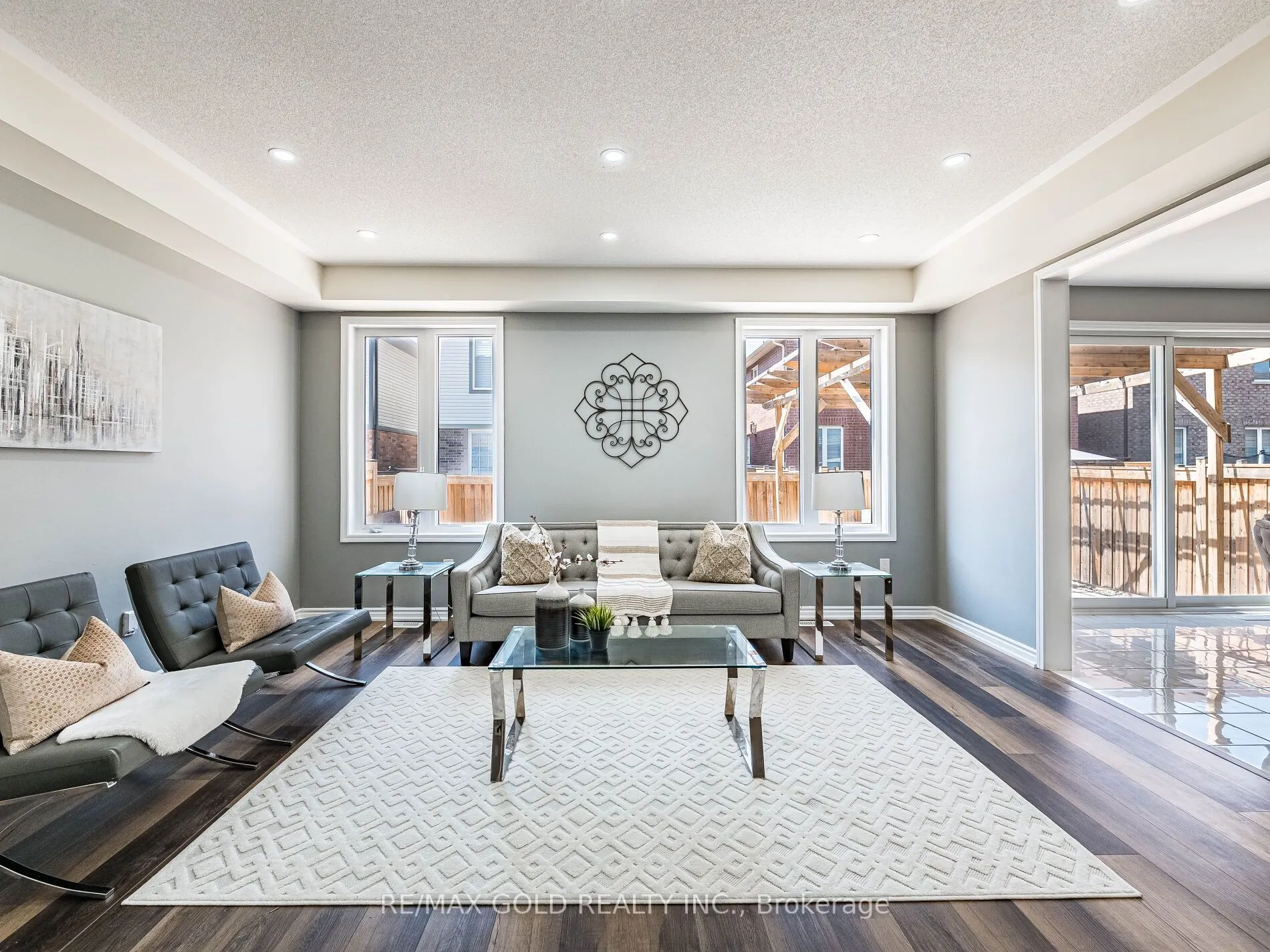 6 Feeder Street