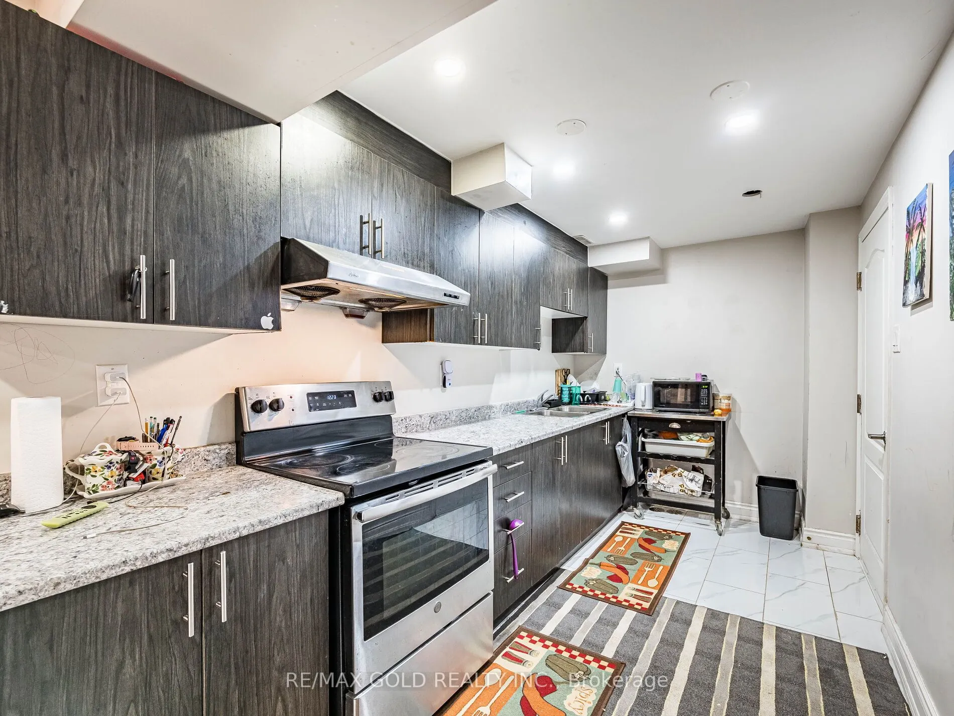 6 Feeder Street