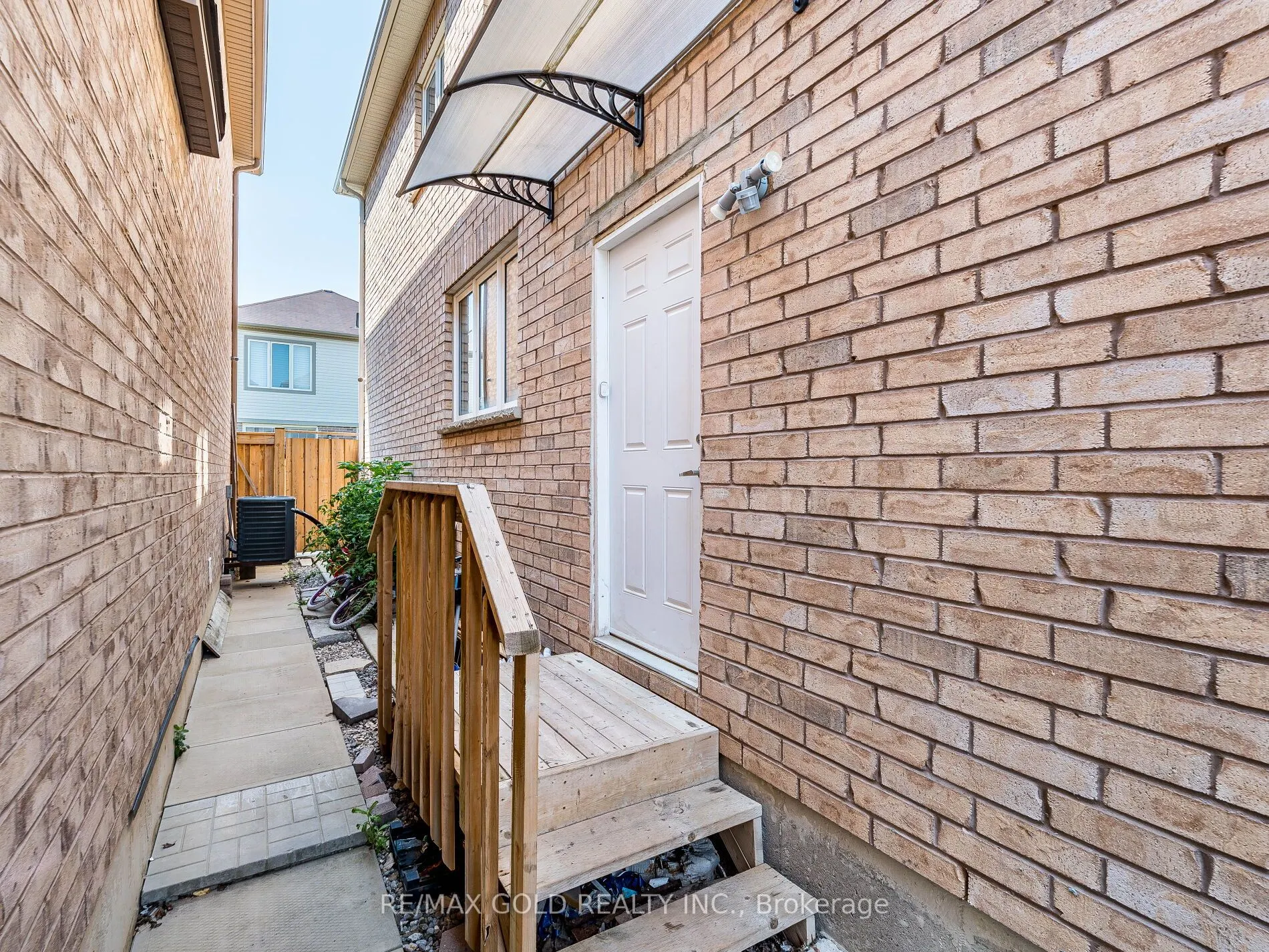 6 Feeder Street