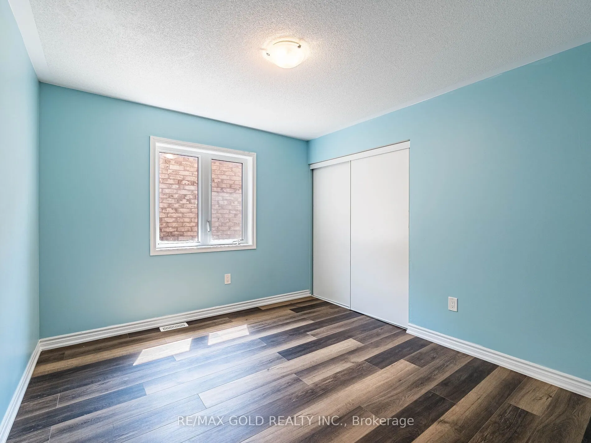 6 Feeder Street