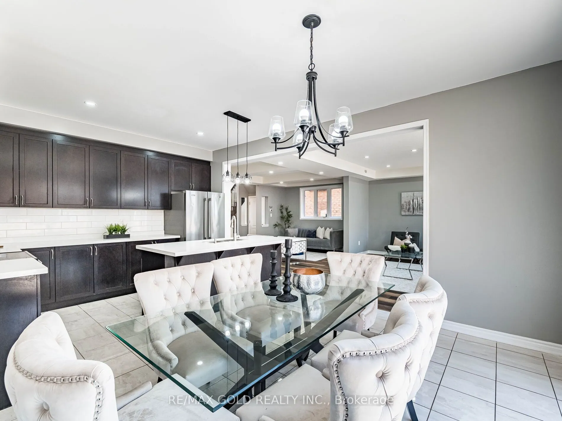 6 Feeder Street