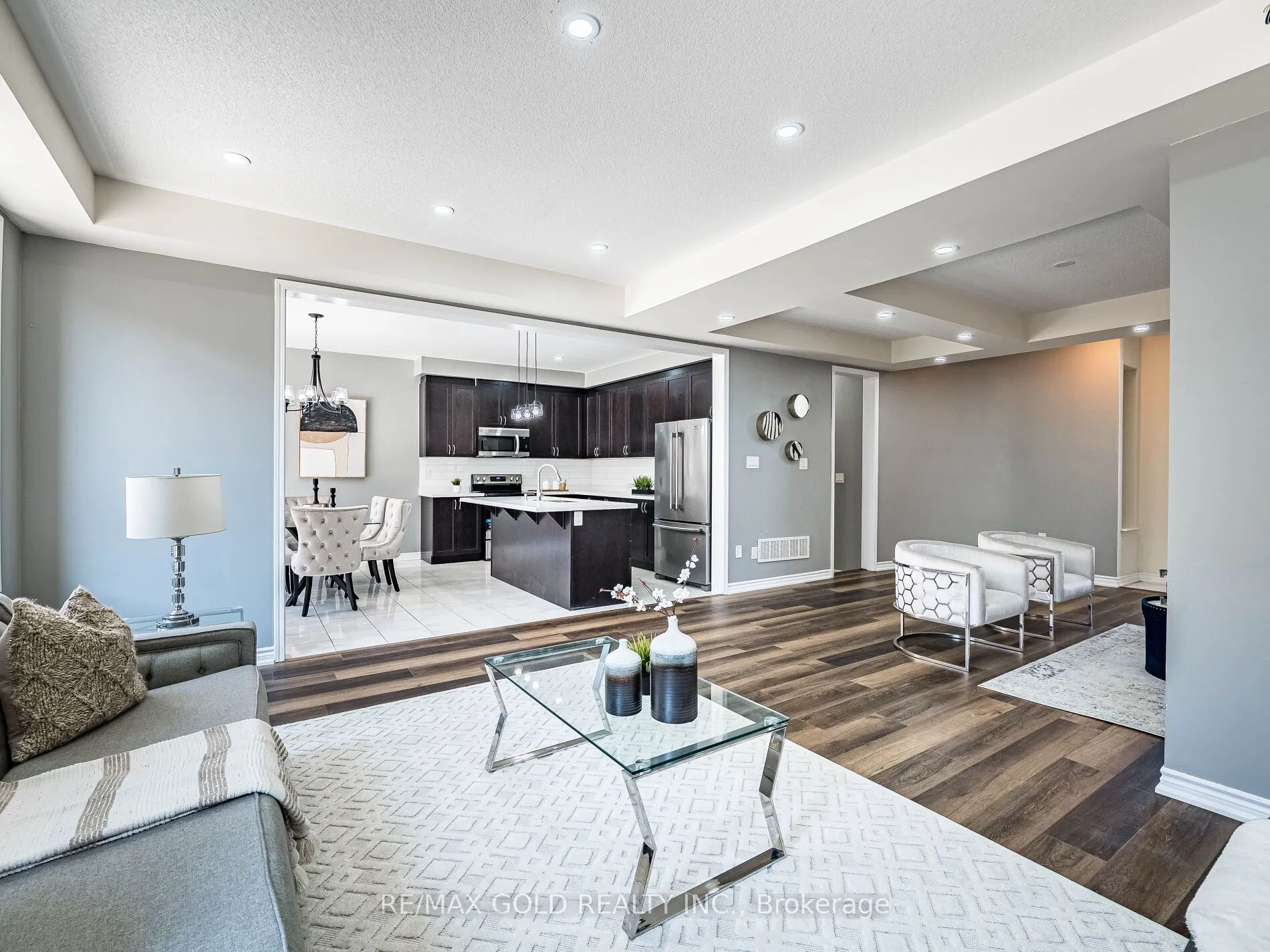 6 Feeder Street