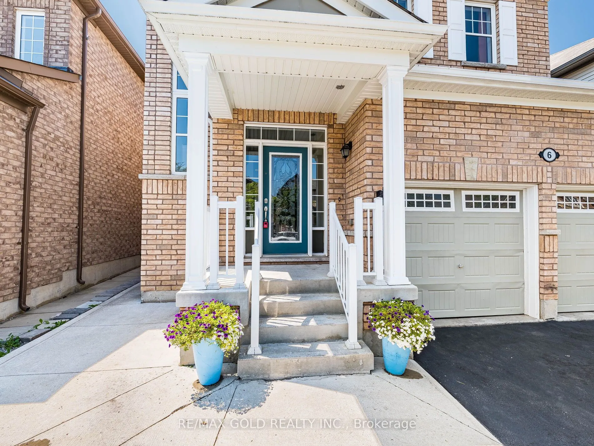 6 Feeder Street