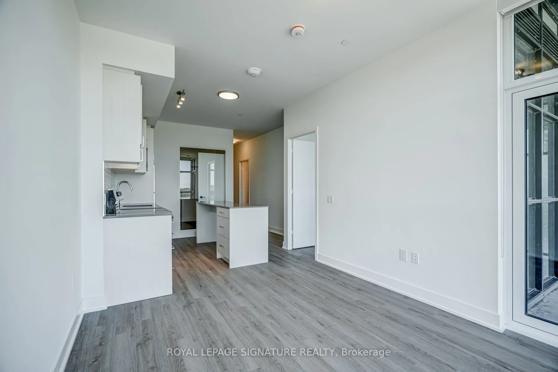 60 George Butchart Drive, #322