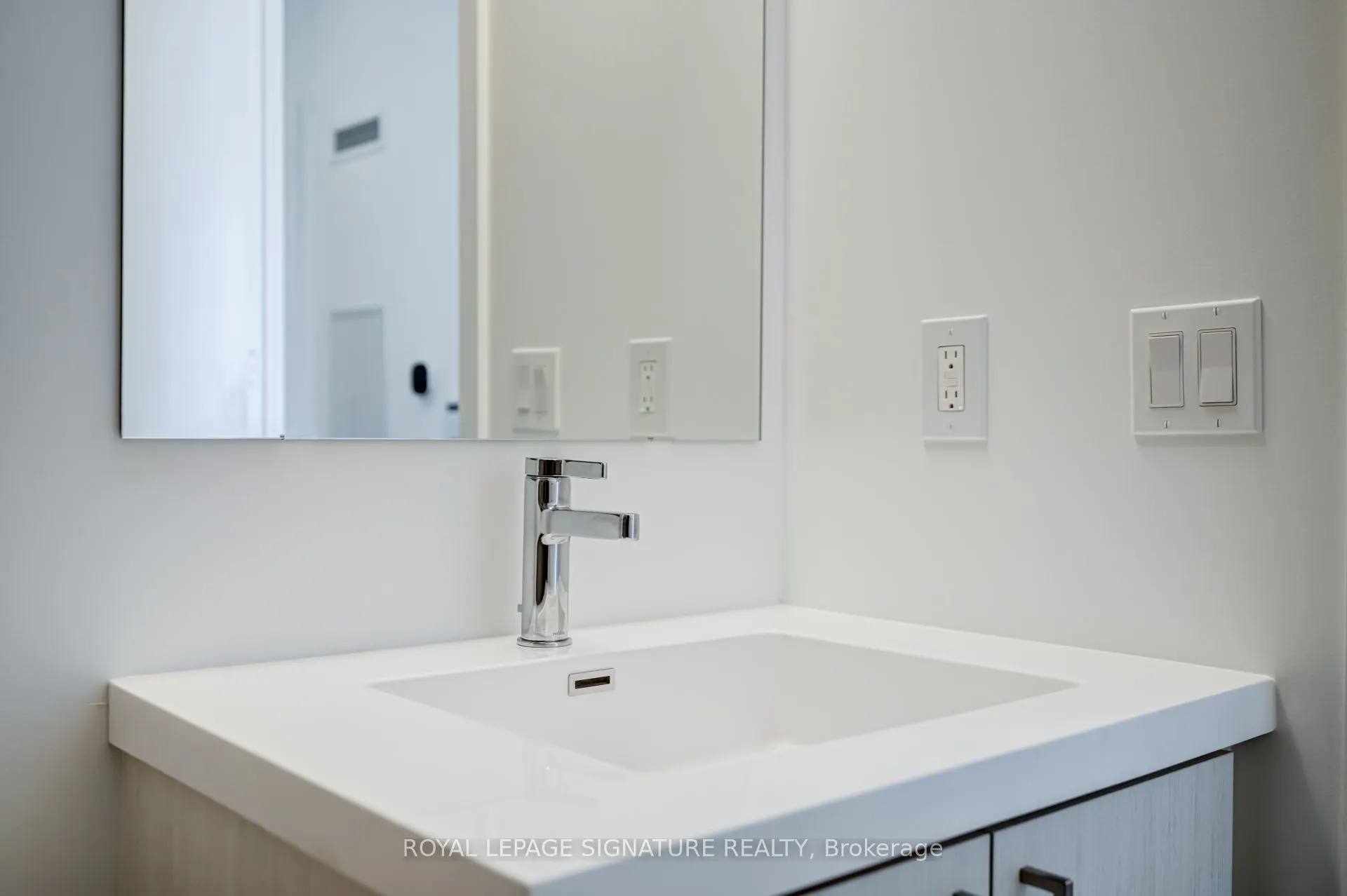 60 George Butchart Drive, #322
