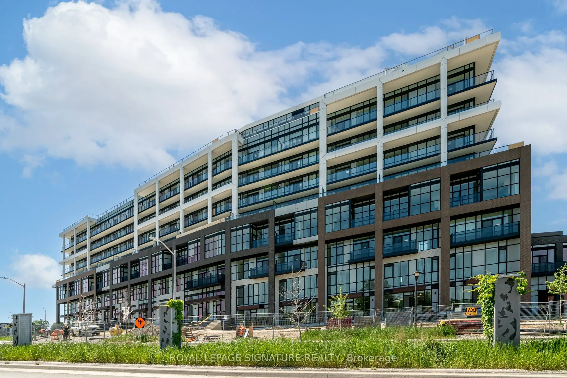 60 George Butchart Drive, #322