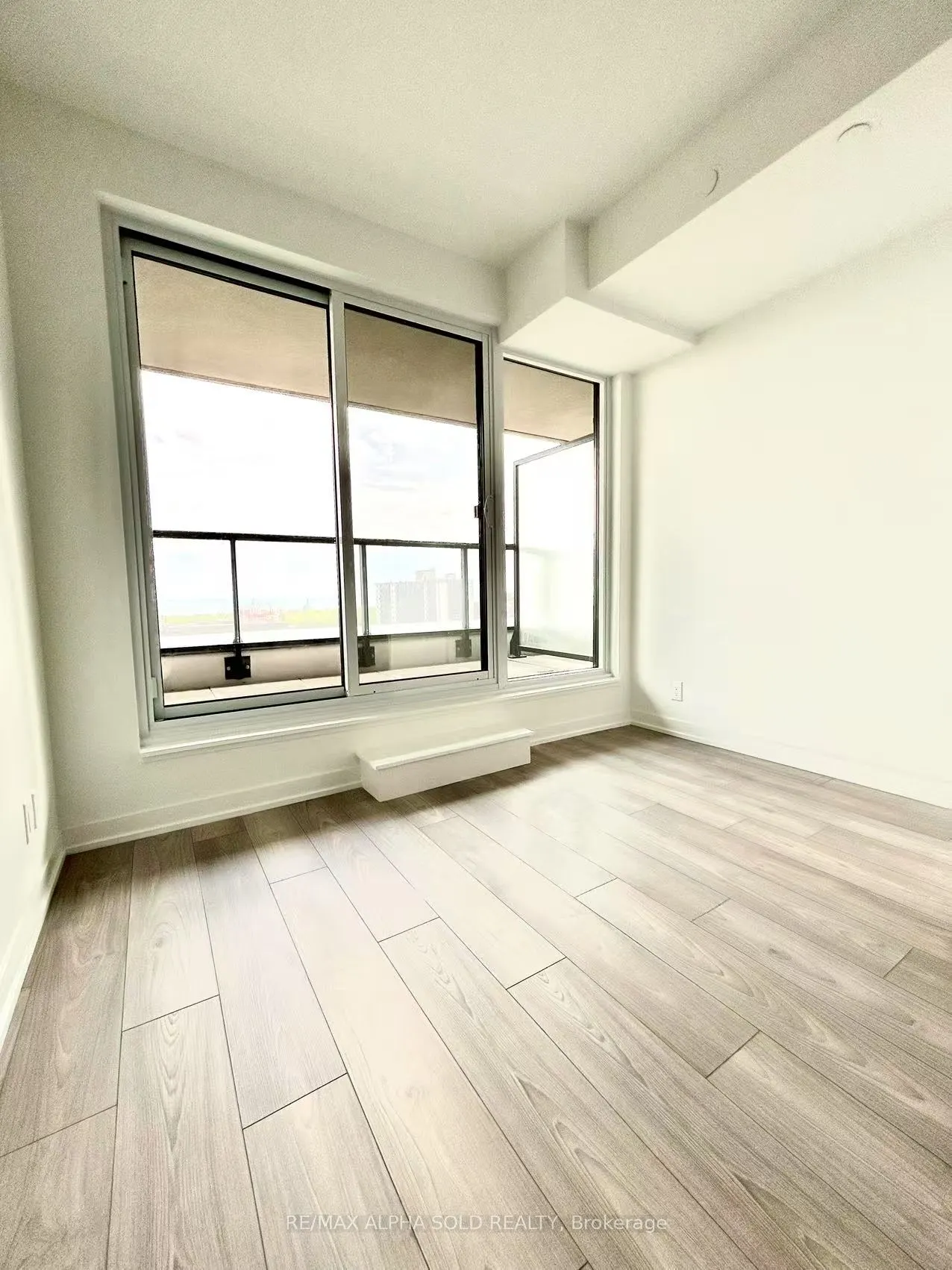 1182 King Street W, #912