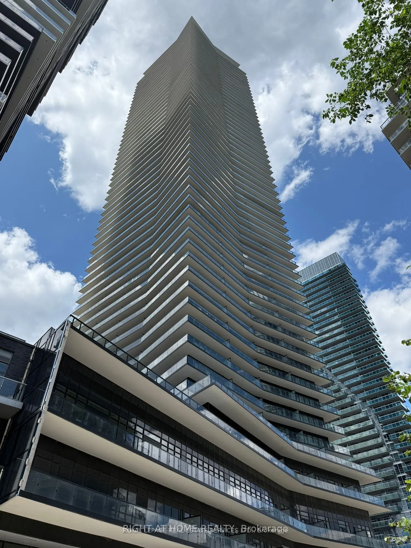 38 Annie Craig Drive, #2808