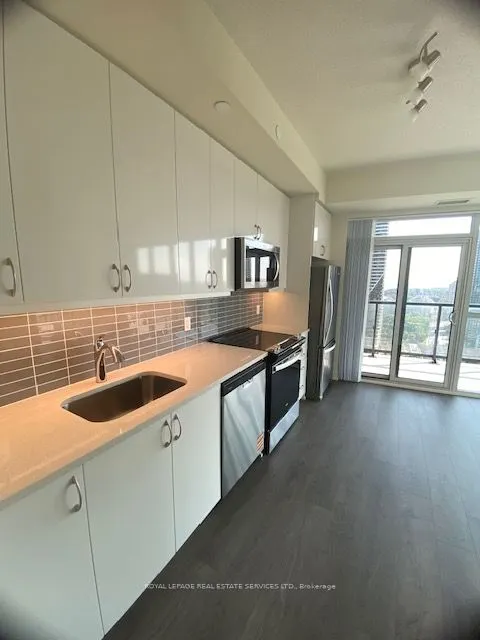 38 Annie Craig Drive, #2808