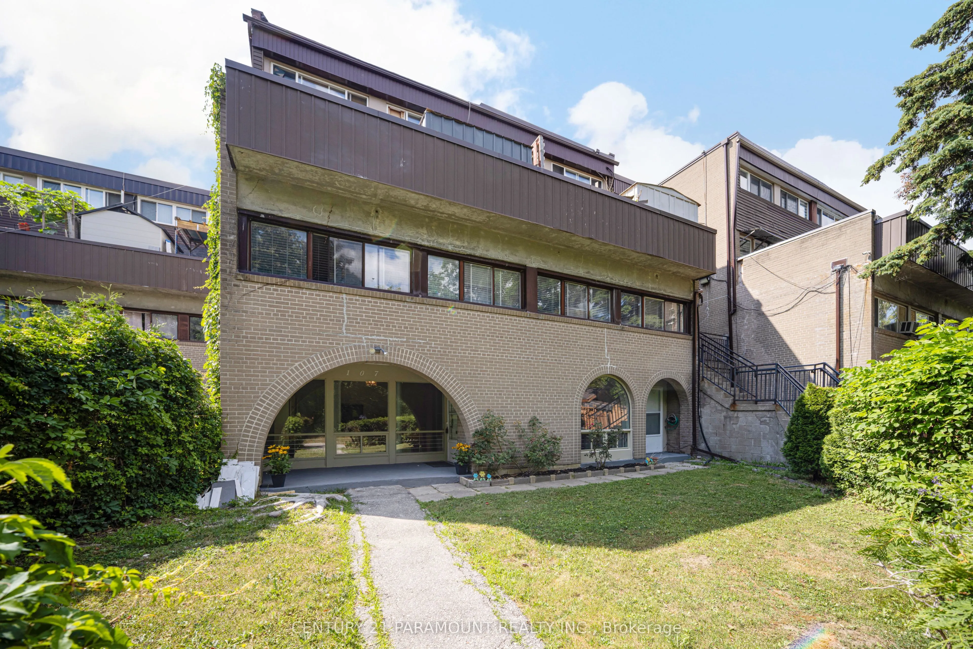 19 London Green Court, ##107