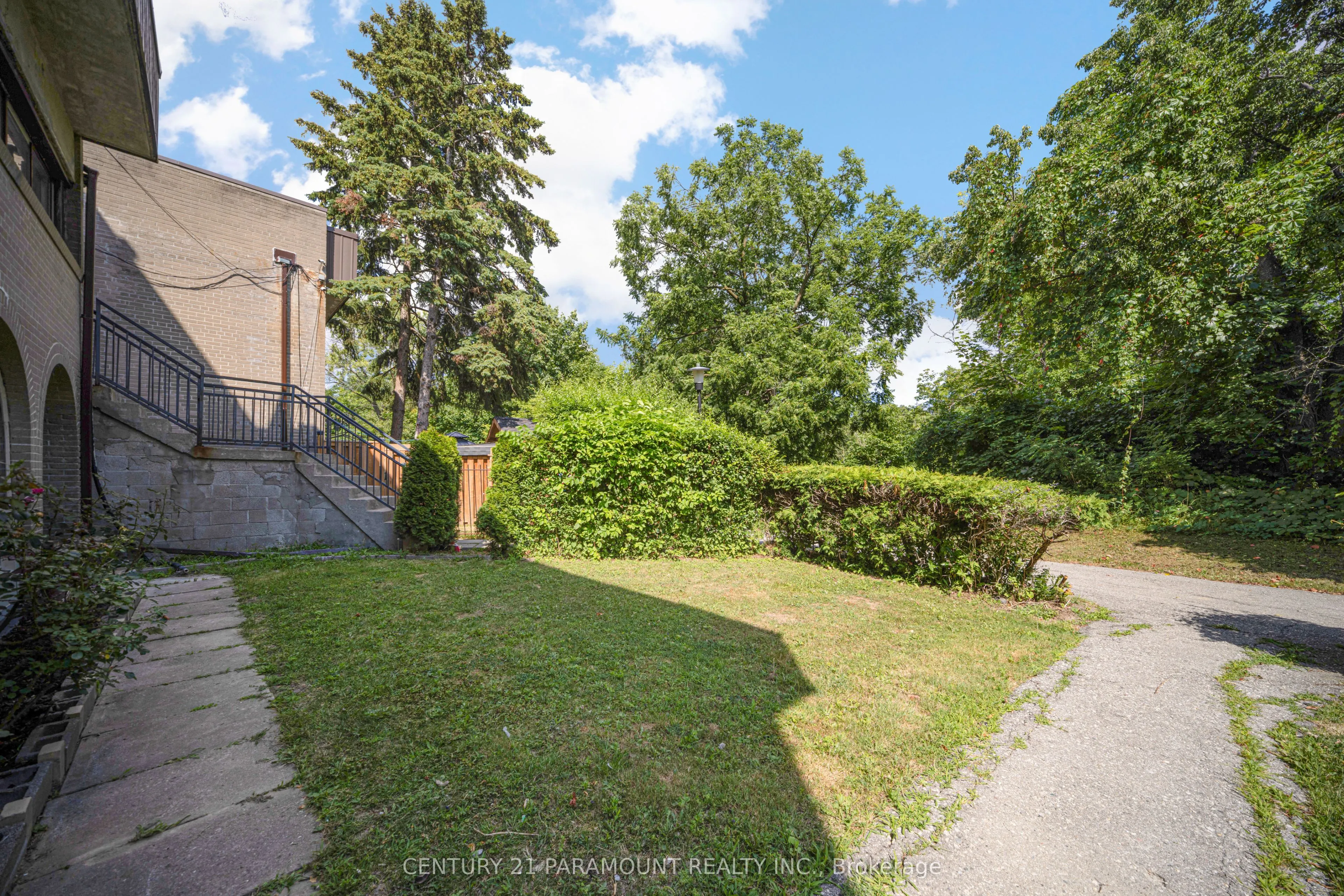 19 London Green Court, ##107