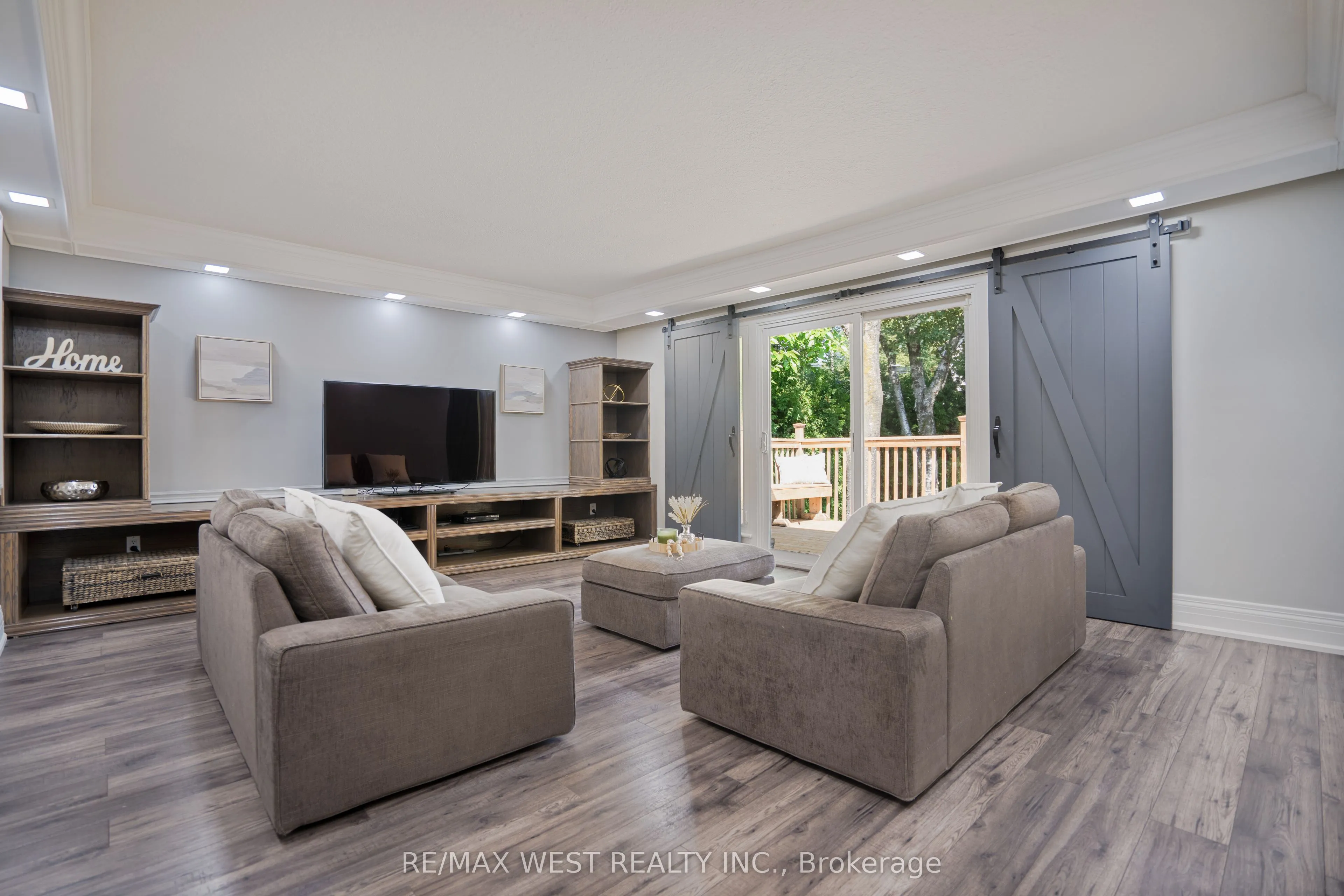 4 Elmview Court