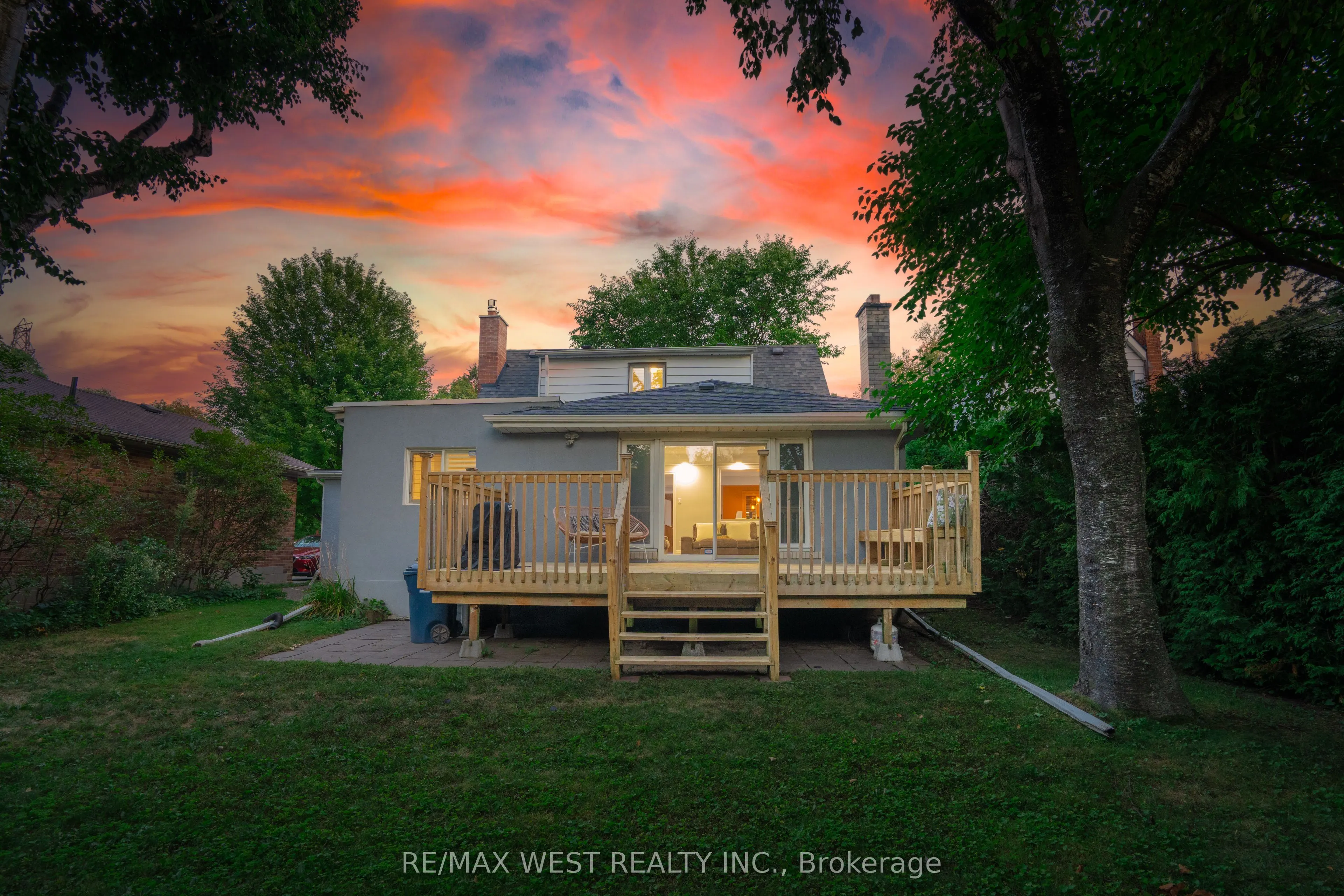 4 Elmview Court