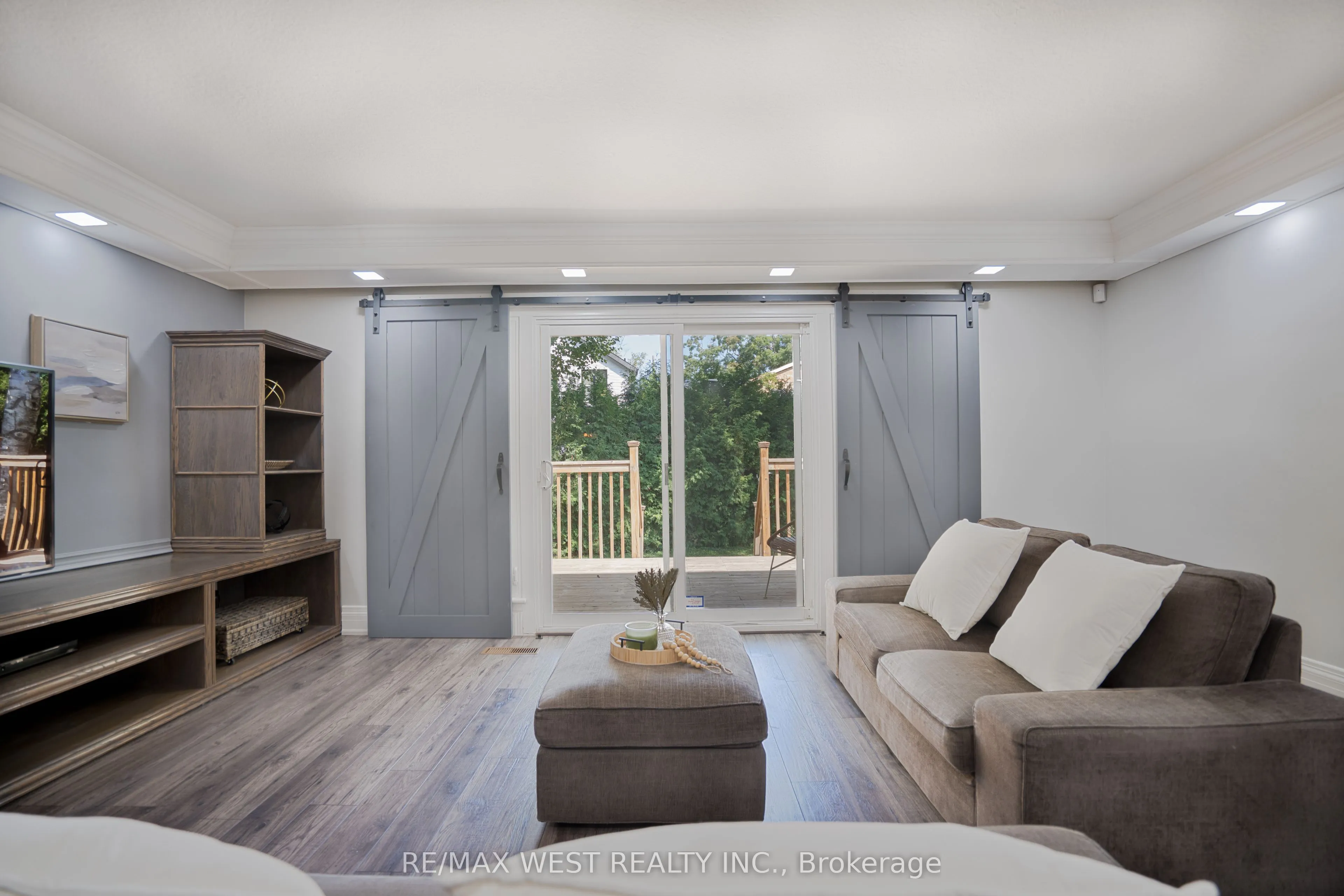 4 Elmview Court