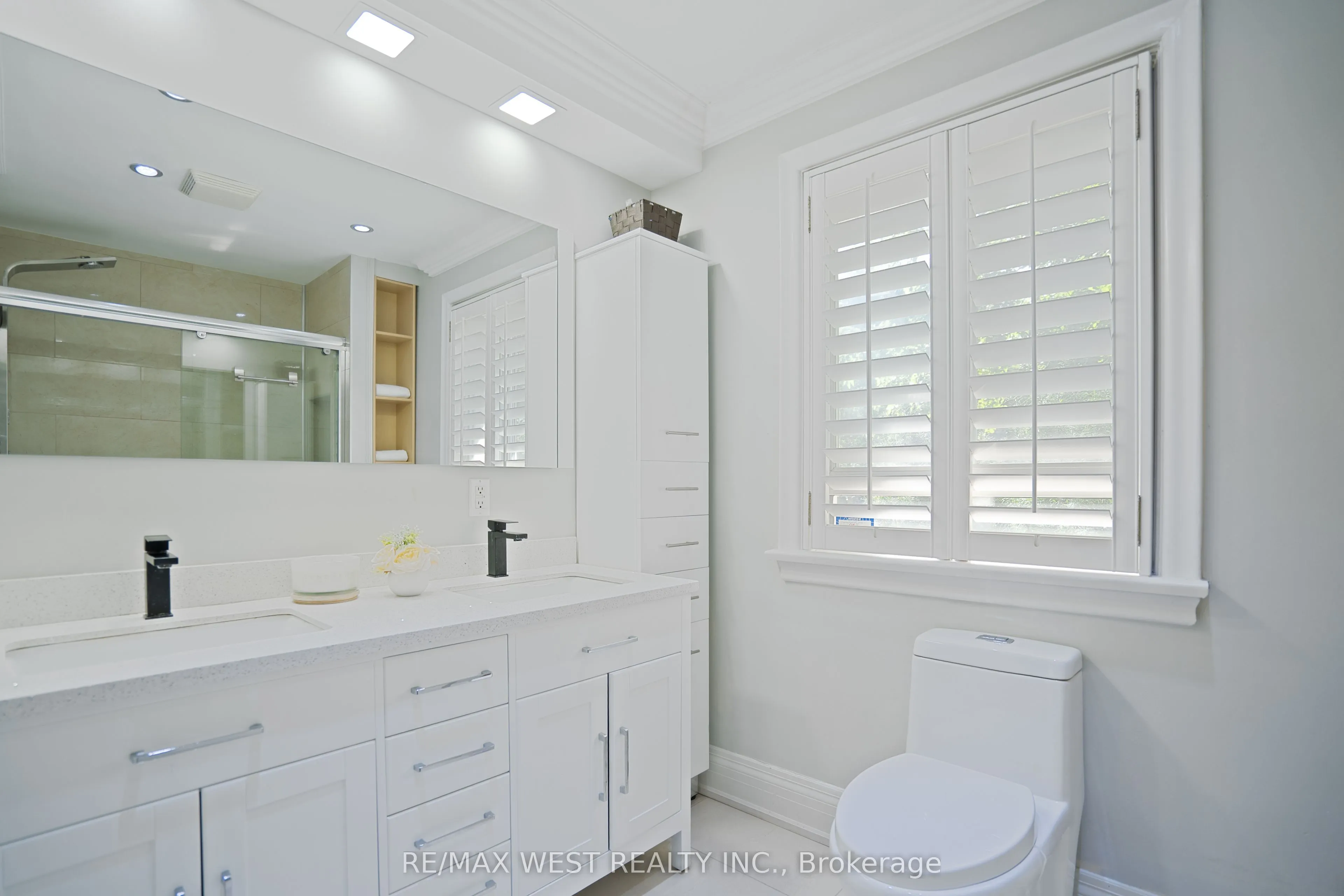 4 Elmview Court